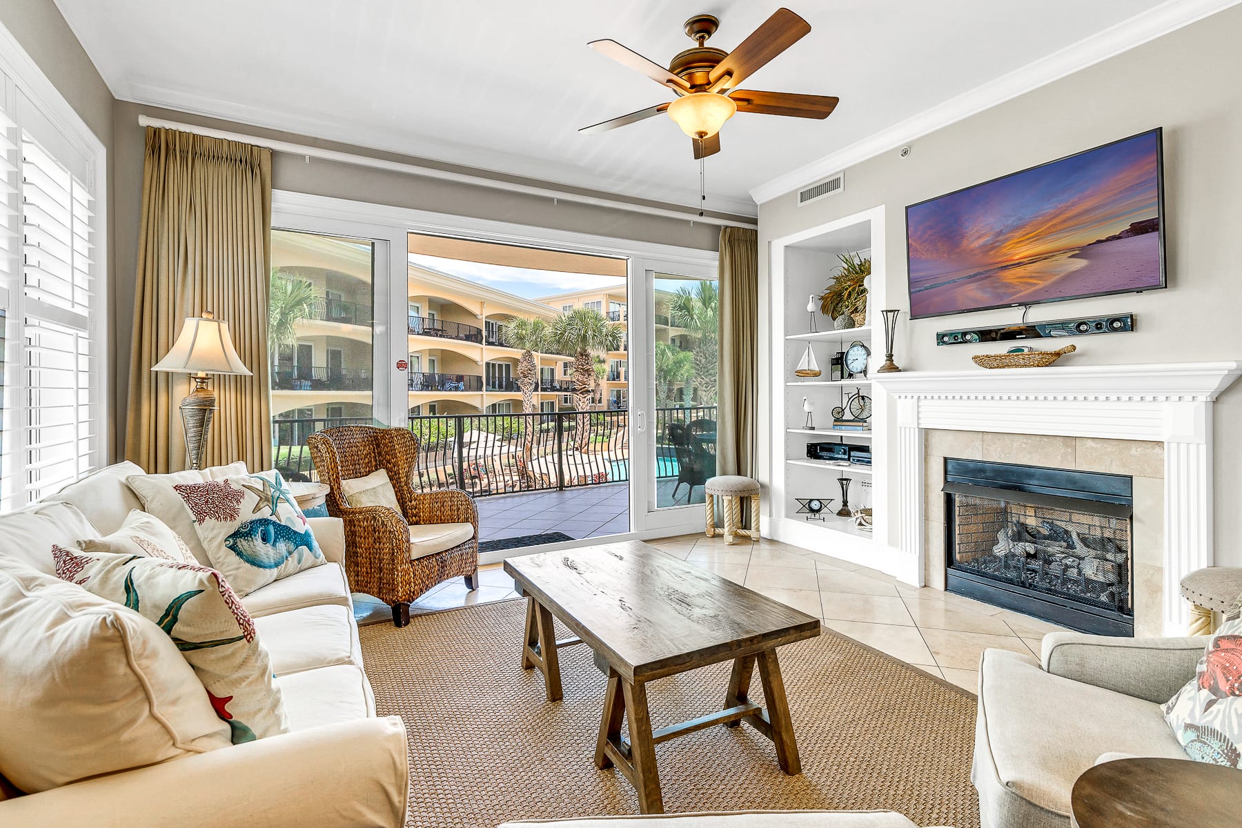 Spacious living room