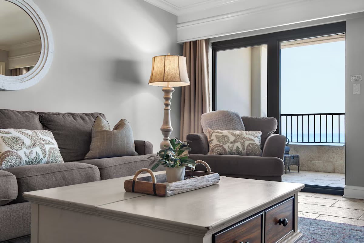 Large coffee table that opens to small eat at table