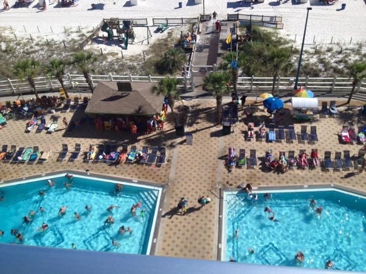 tickie bar by the pools 