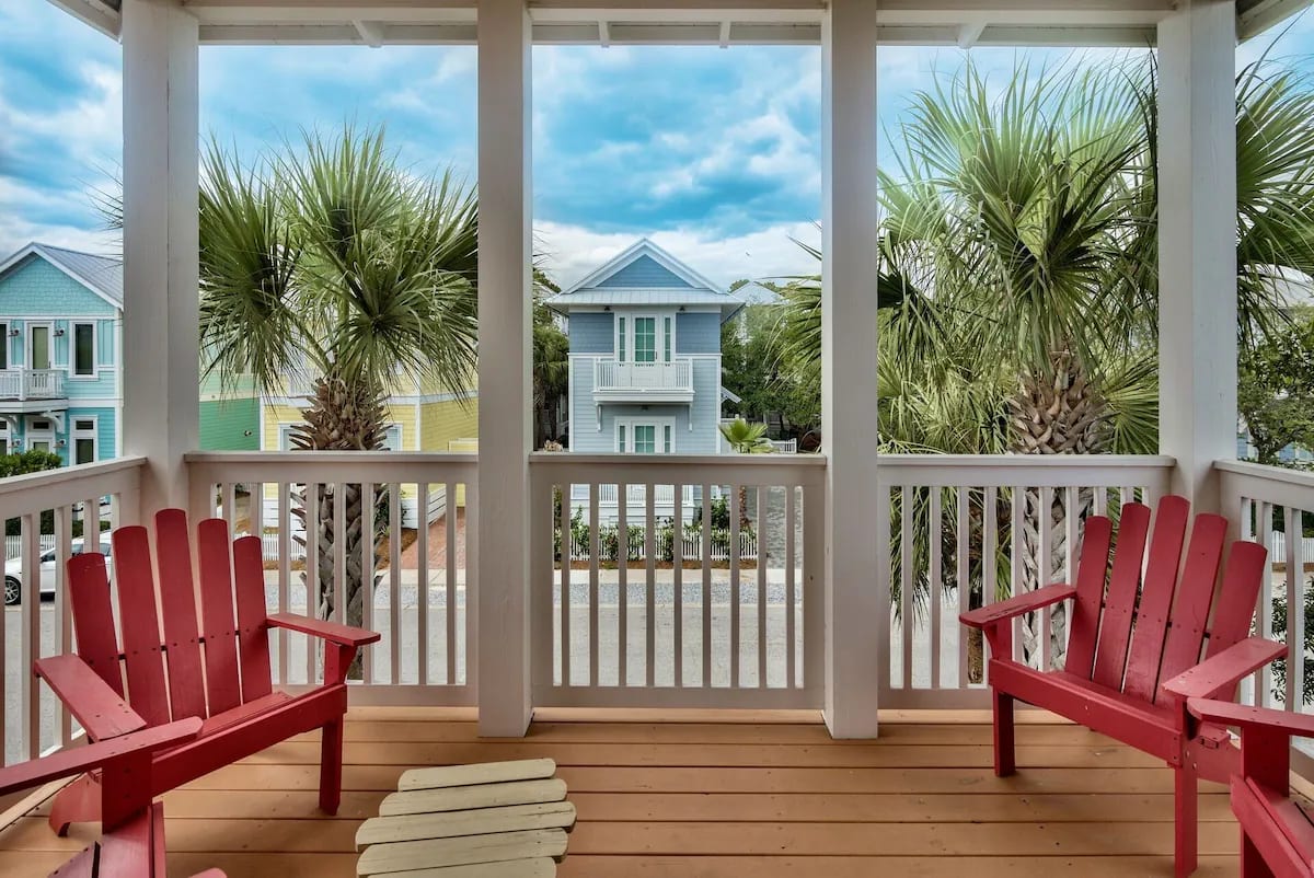 Second floor relaxing deck for yet another getaway.
