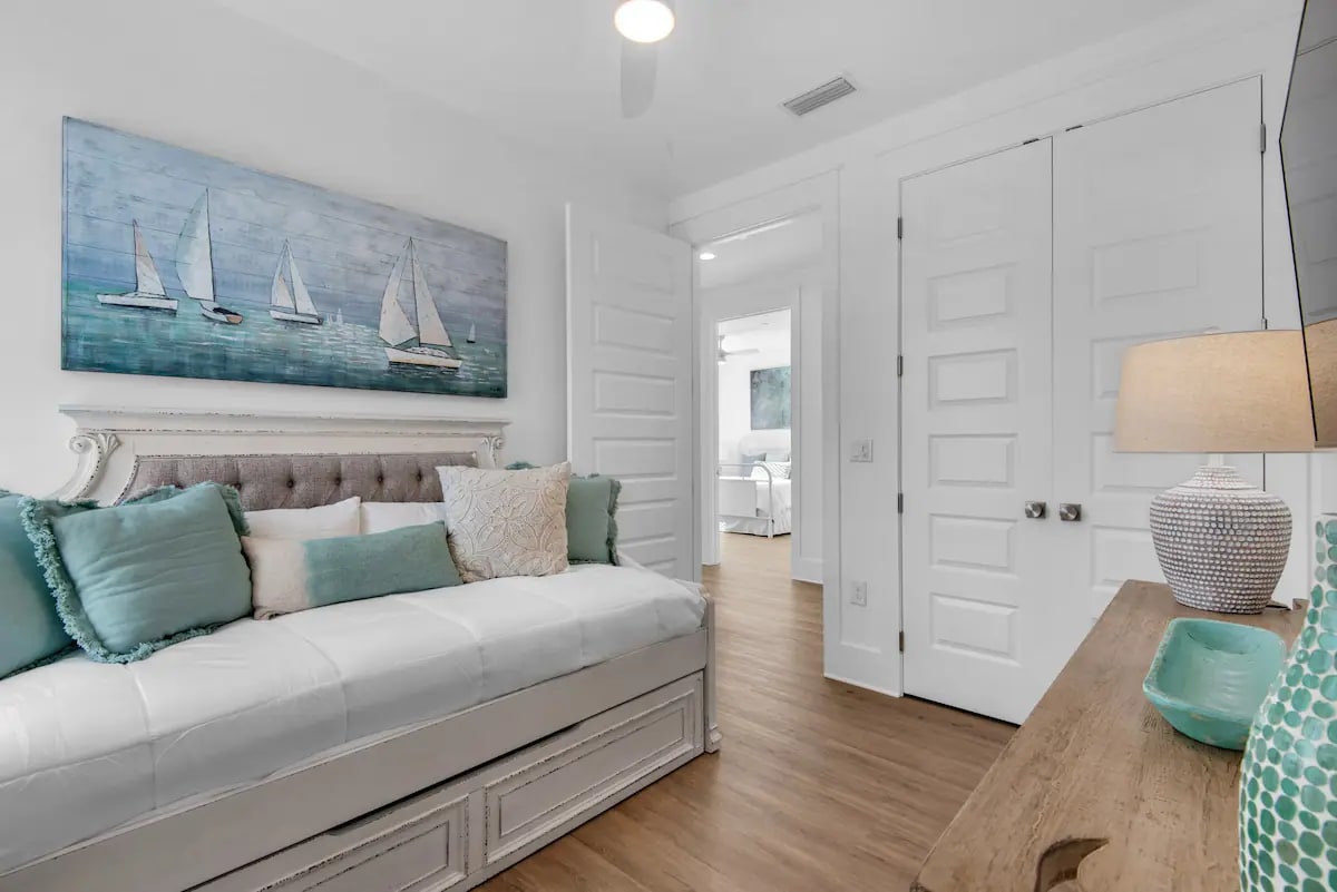 Driftwood-19 Bedroom 3. PIc 1. Daybed with trundle bed (sleeps 2)