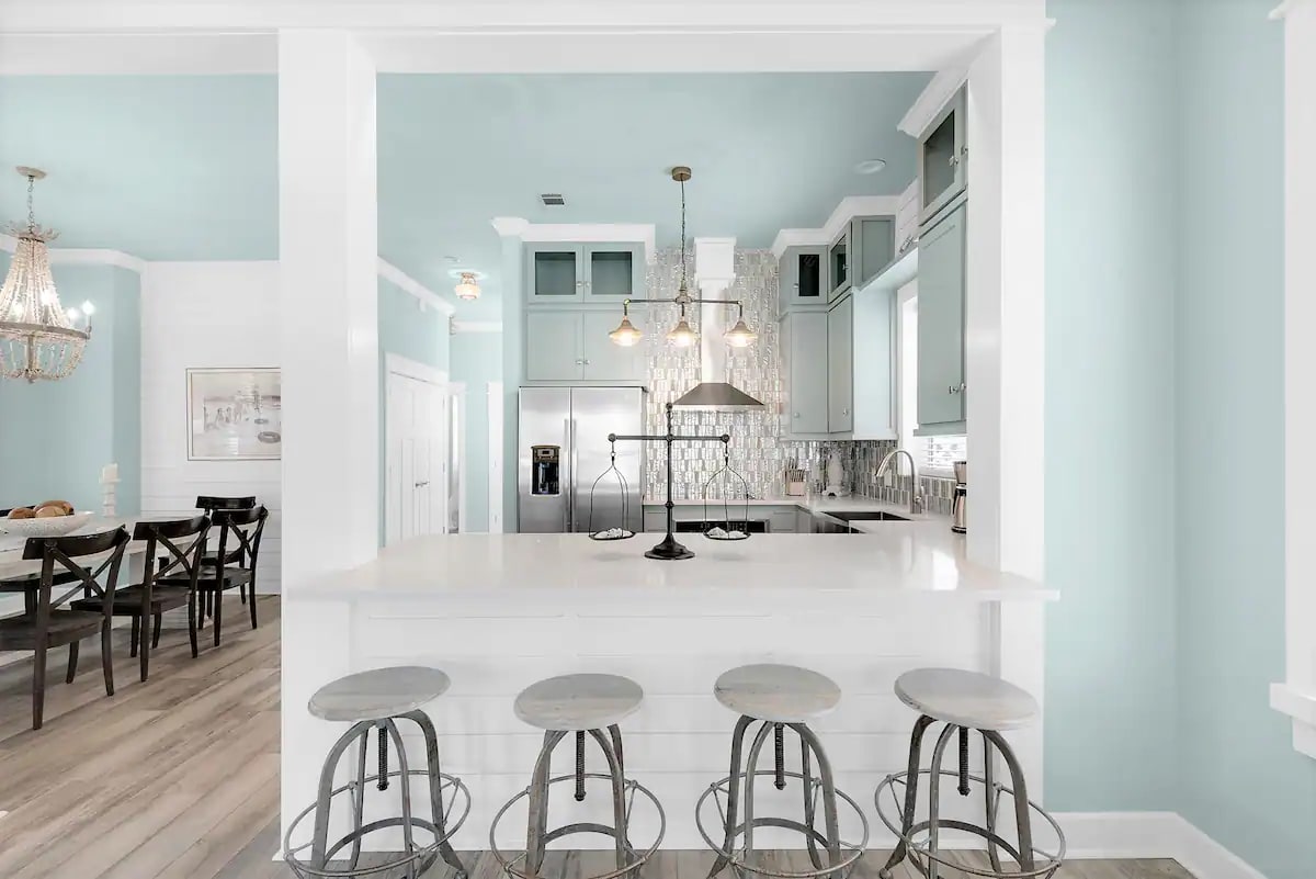 Seafoam-7 Breakfast bar makes quickie meals a snap.