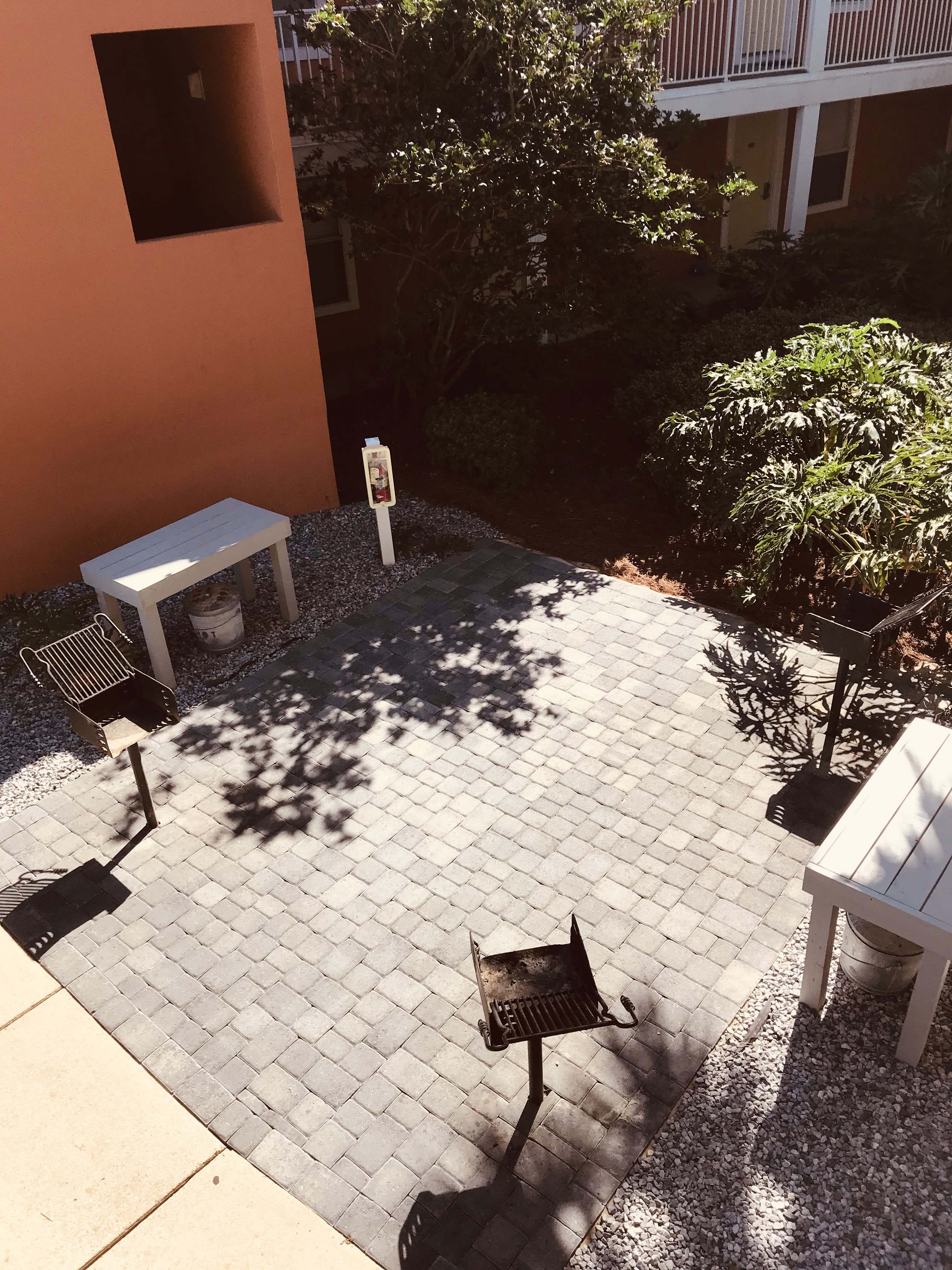 Grilling area (5 grills)