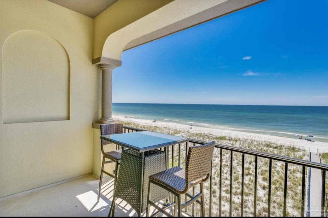 This side of Navarre beach is less populated, closer to the National Seashore!