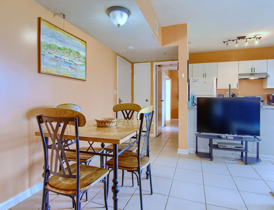Dining Room &amp; Kitchen View Towards Master Bedroom