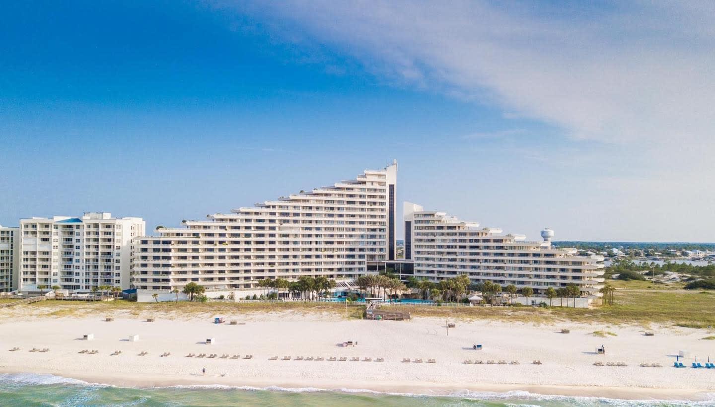 600' of Gulf Front Beach. No Crowded Space. Chair/Umbrella Rentals