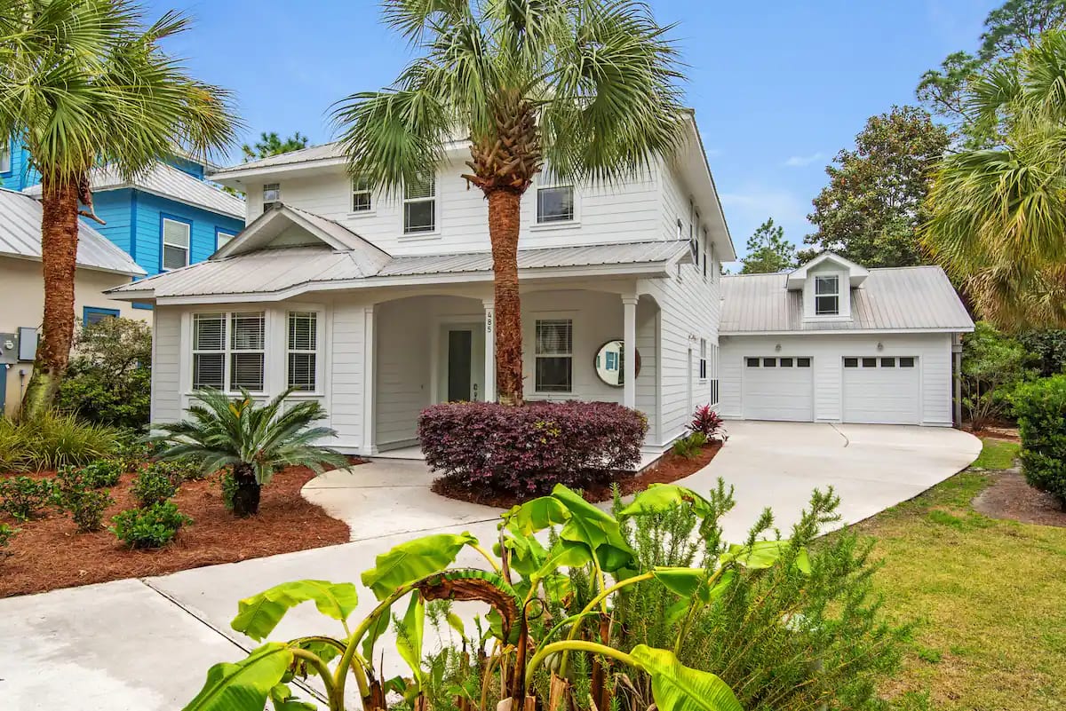 Vibe-8 It may look like a classic cottage...but Vibe is massive. Complete with 7 bedrooms and private carriage house Huge backyard and multiple outdoor dining options make Vibe the perfect home for a multi family vacation.