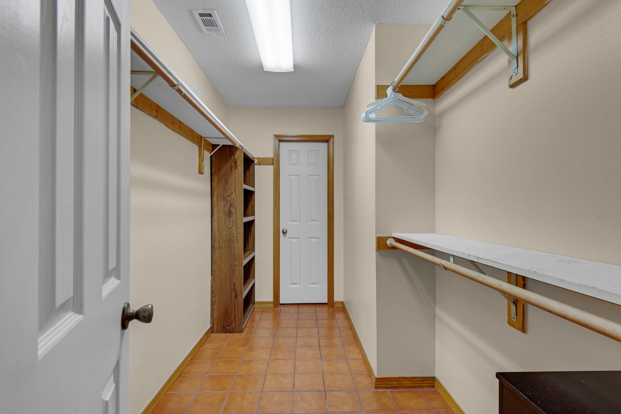 Master suites large walk in closet.