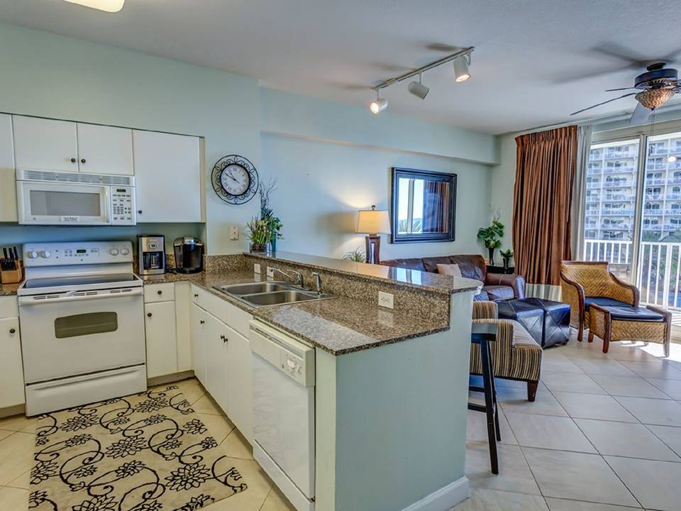 Well equipped kitchen with killer views!