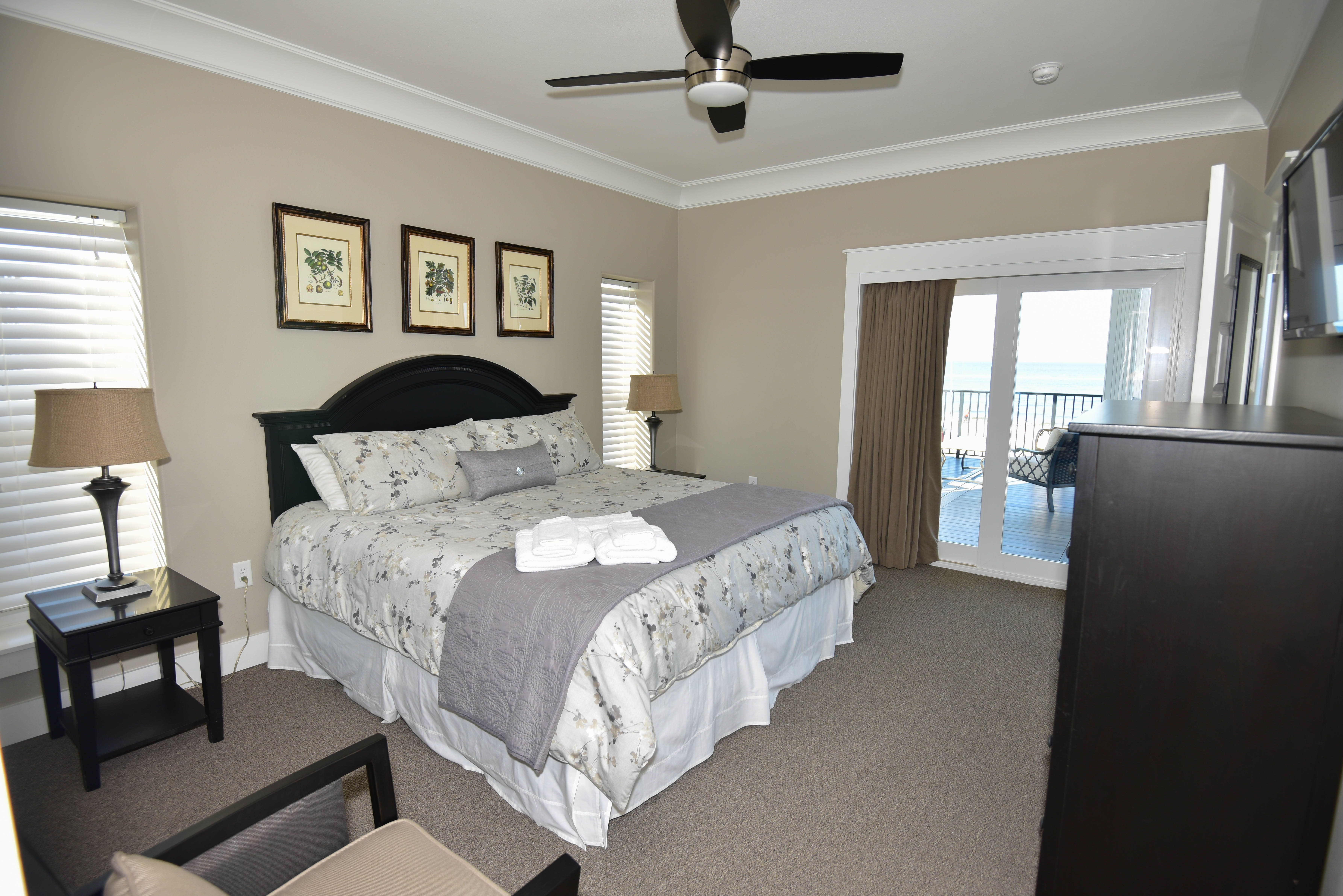 1 OF 2 2ND FLOOR GULF FRONT 'MIRRORED' KING SUITES - DECORATED/SIZED IDENTICALLY