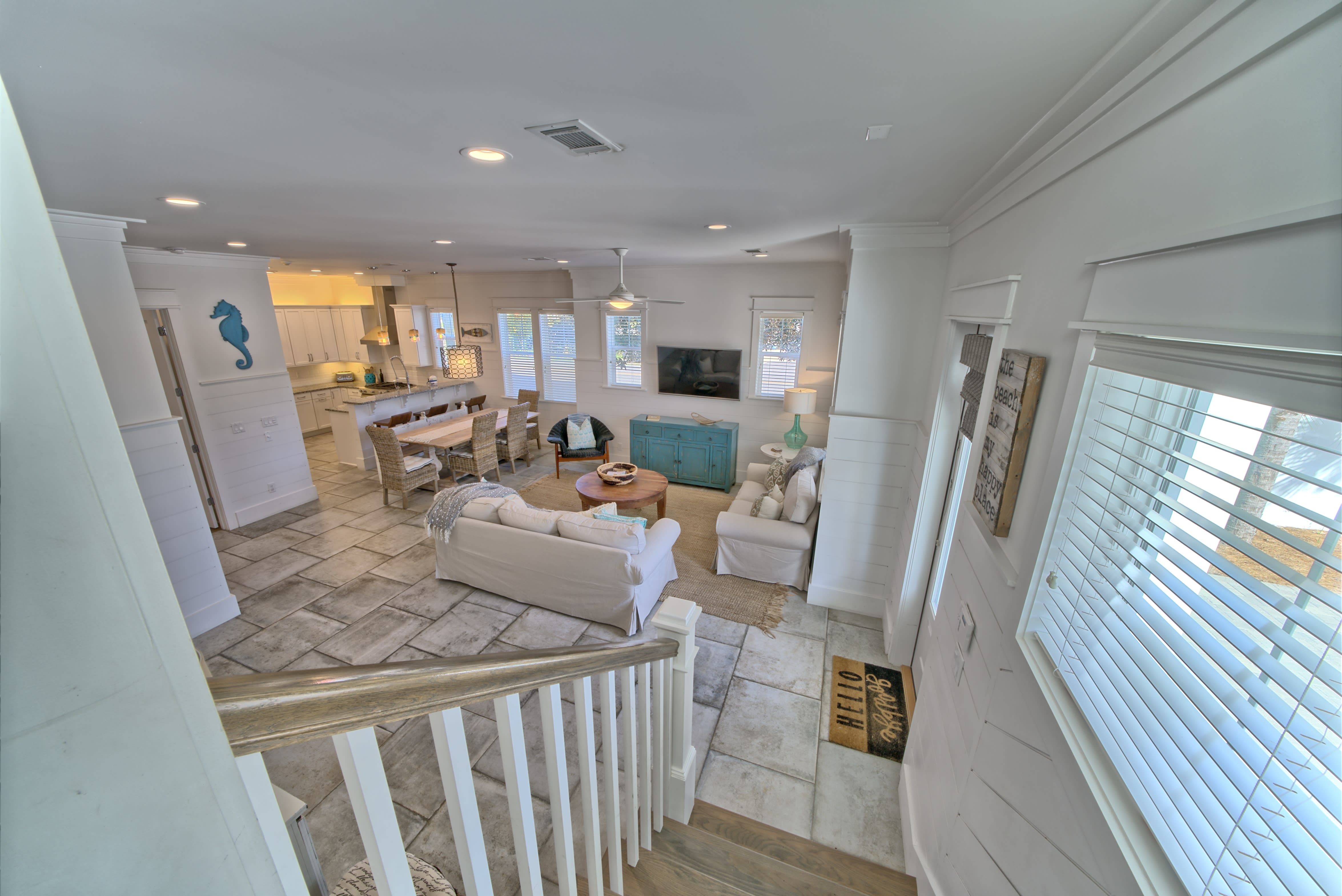 THIS LIVING ROOM CAN FIT ALL YOUR GUESTS COMFORTABLY