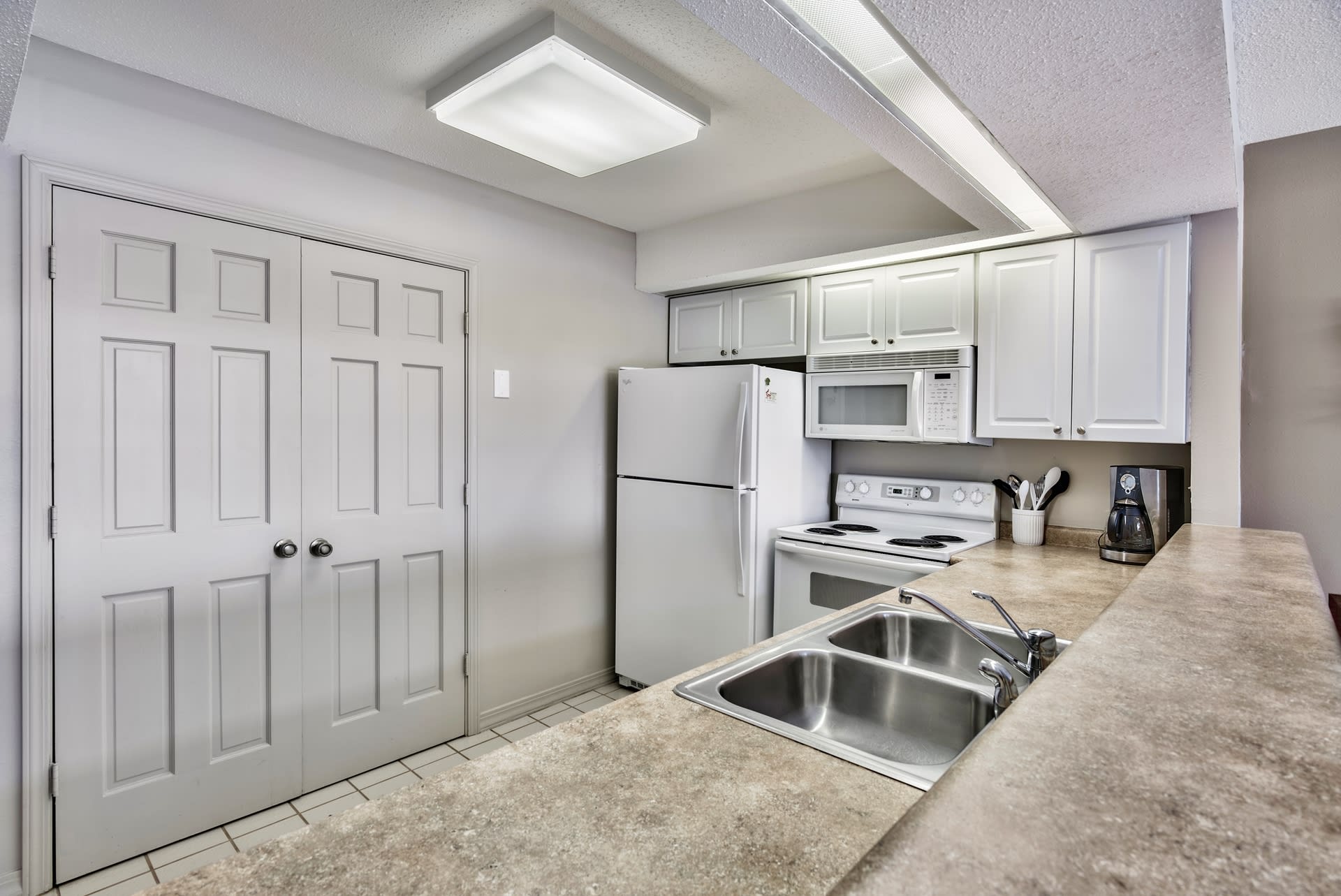 Kitchen has lots of work space