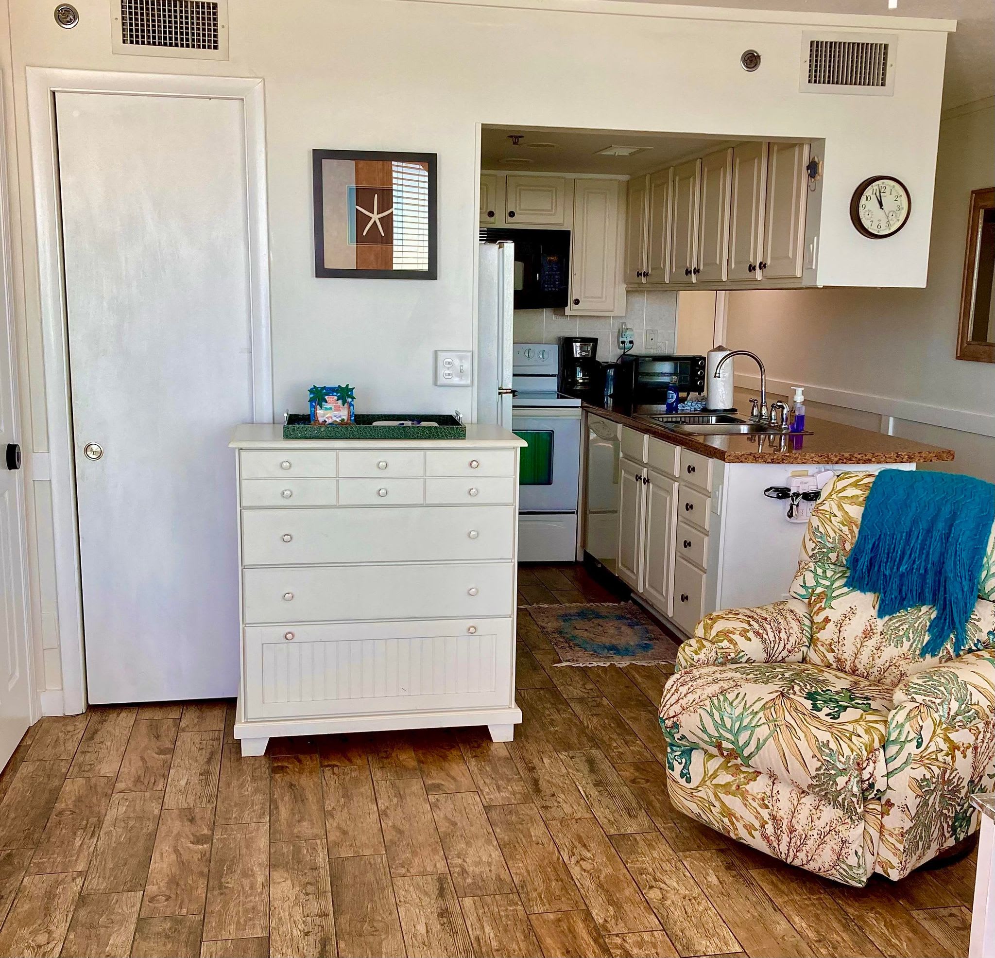 Bathroom door moved from kithen to the LR