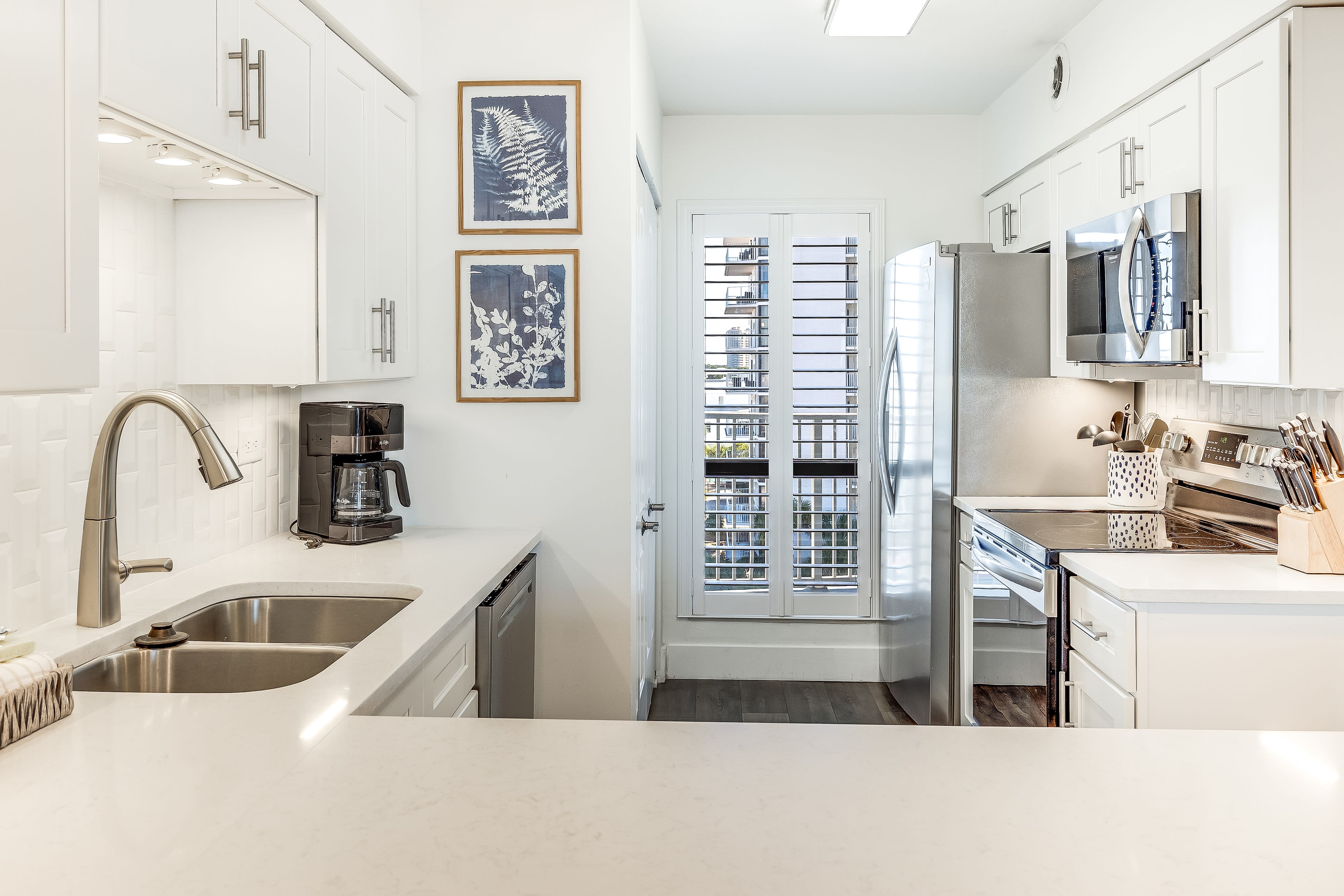 fully equipped kitchen