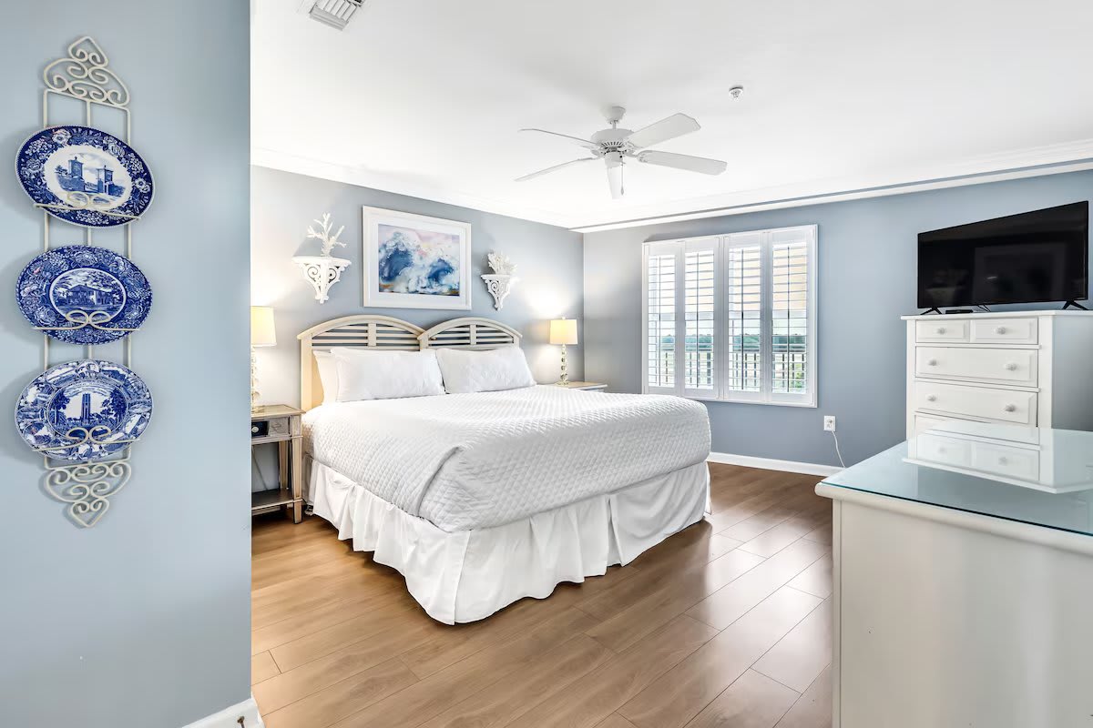 Large guest suite - King bed