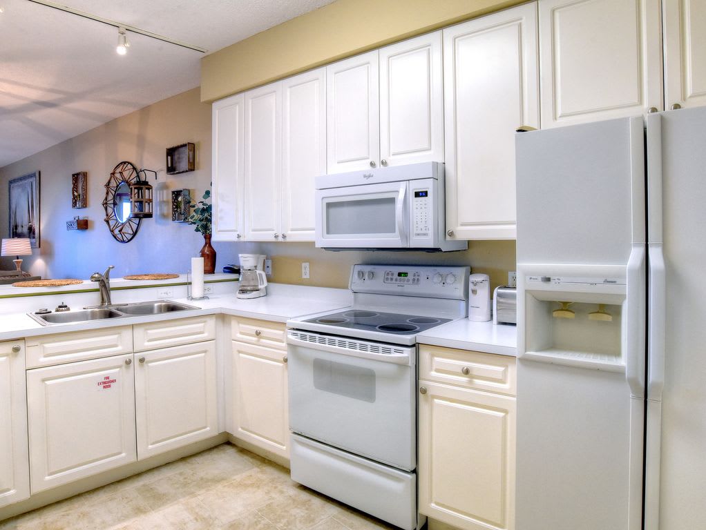 Kitchen and Refrigerator 