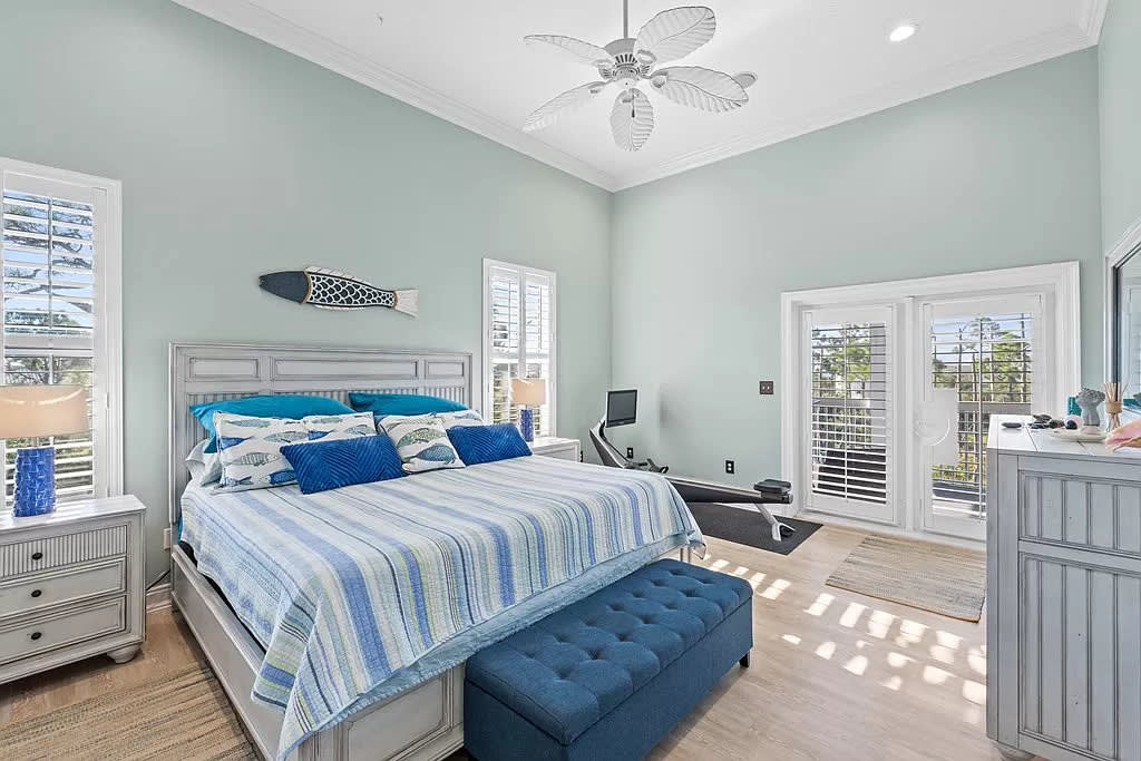 Primary Bedroom (King)