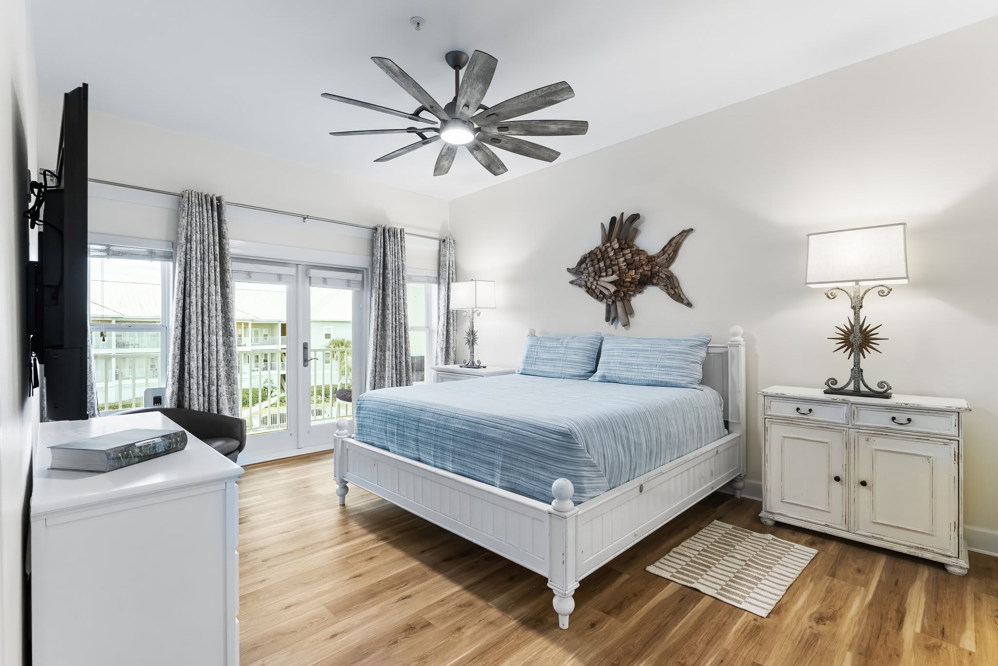 Master King Bedroom with gulf and pool views