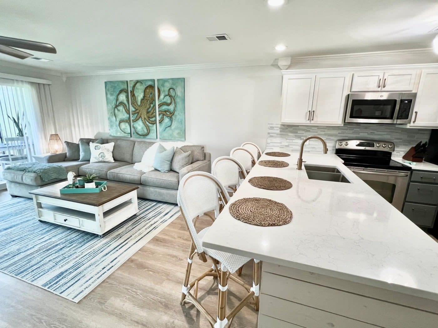 Great Room and Kitchen Island with seating for 4.