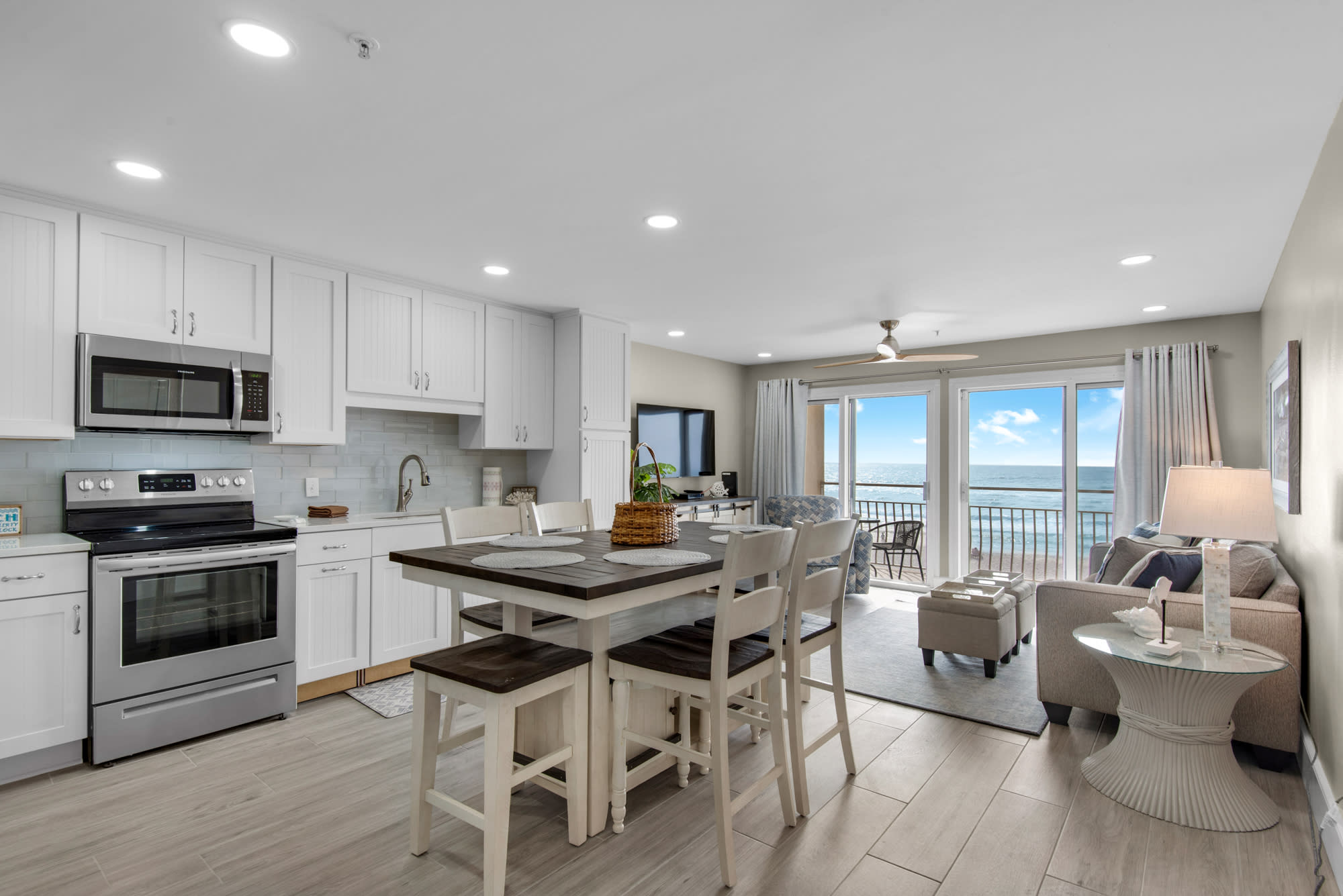 Kitchen with seating for 6