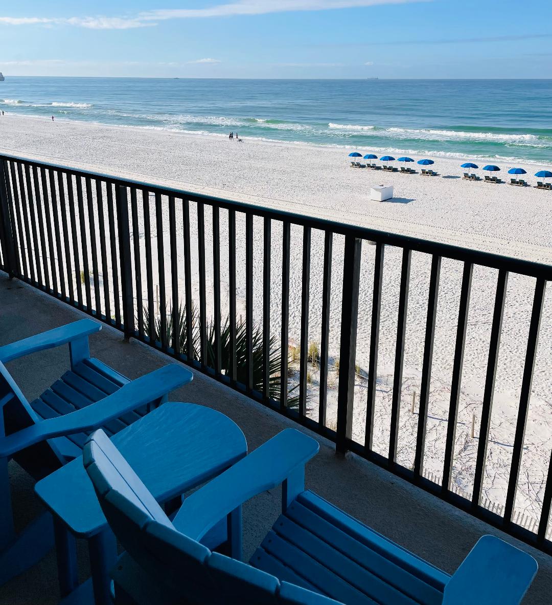 Direct Beachfront View from East and West!