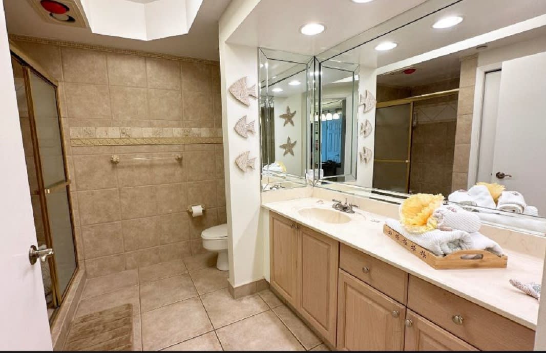 Master bath, walkin shower, full size washer and dryer.