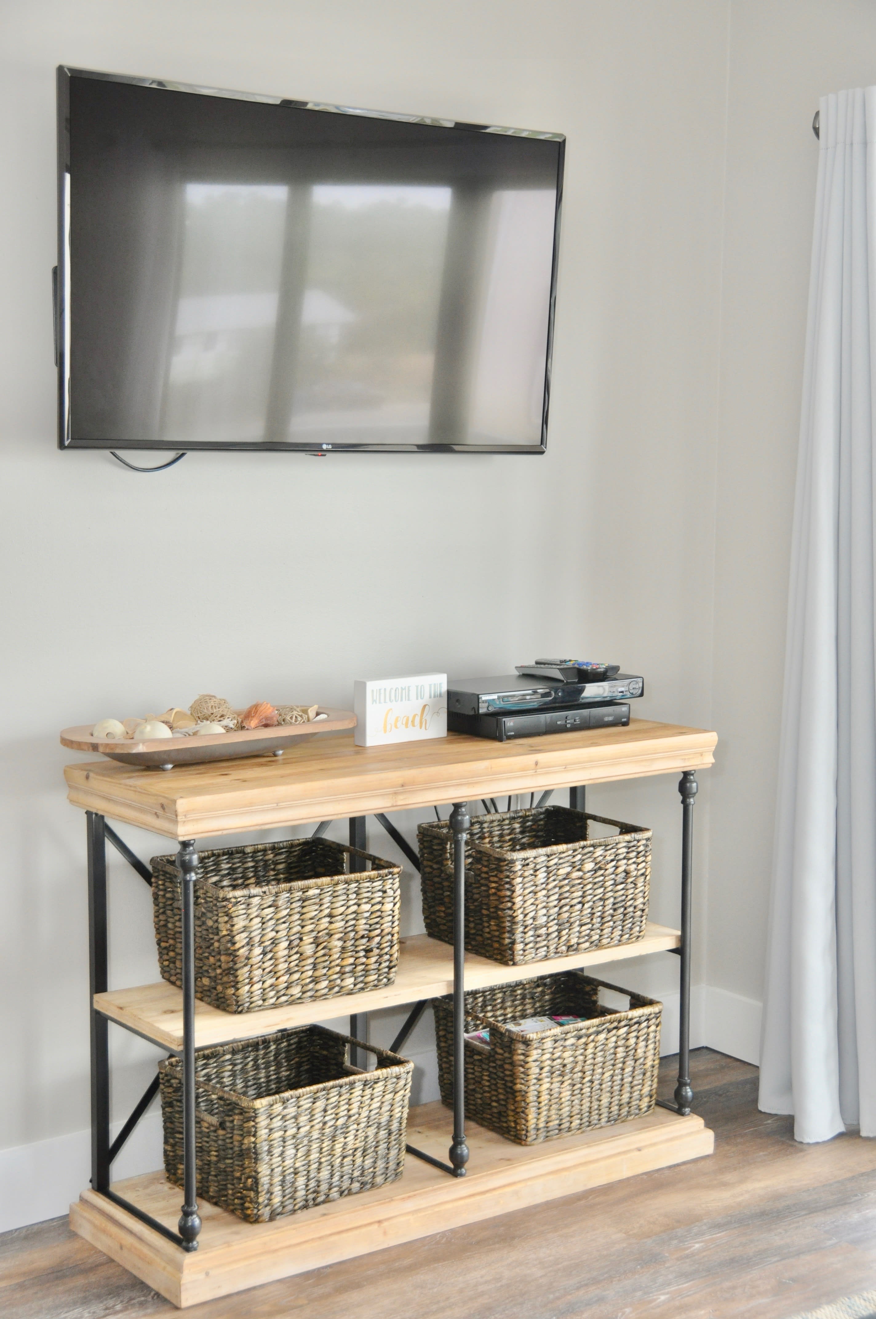 Wall mounted flat screen TV