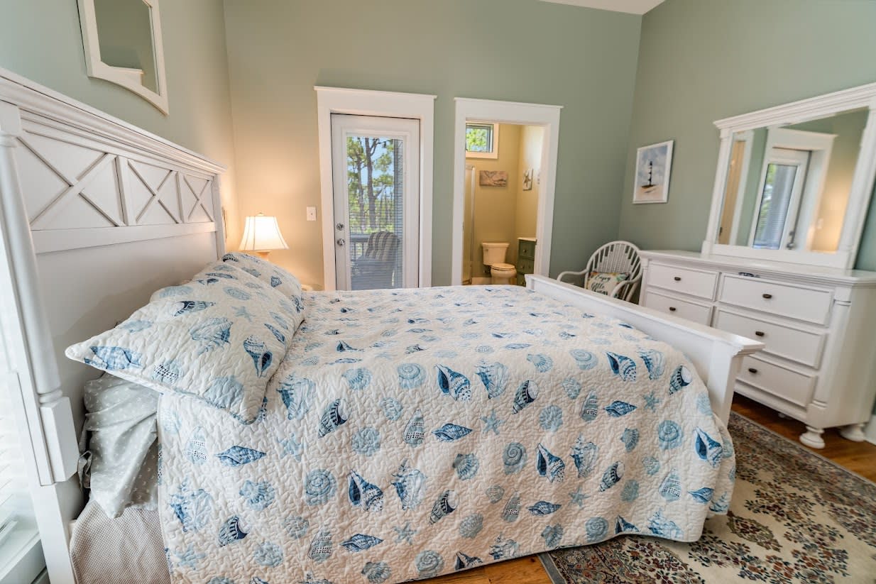 This is the 3rd bedroom, top floor queen suite w/ full bath &amp; private balcony