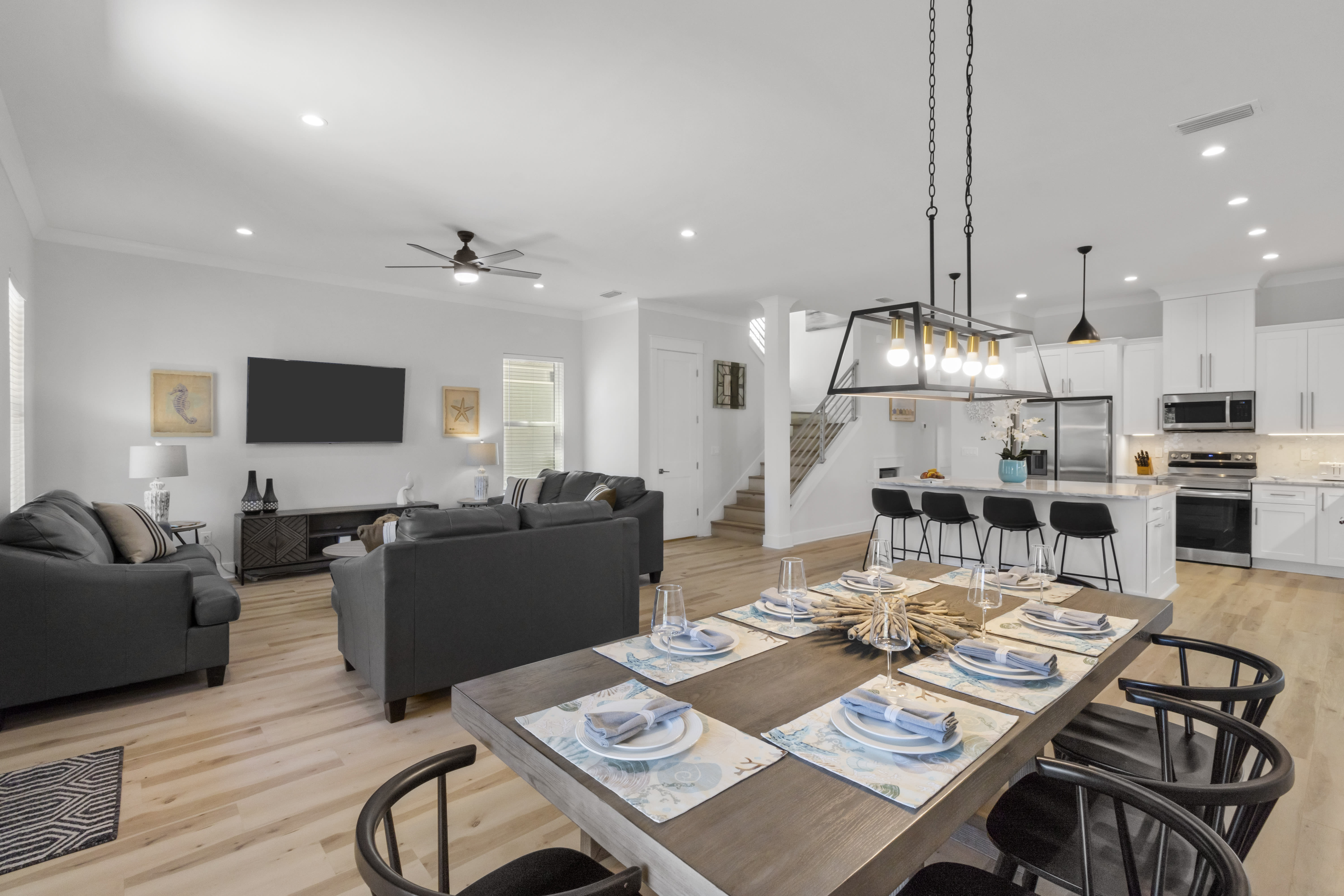 Dining and Entertaining