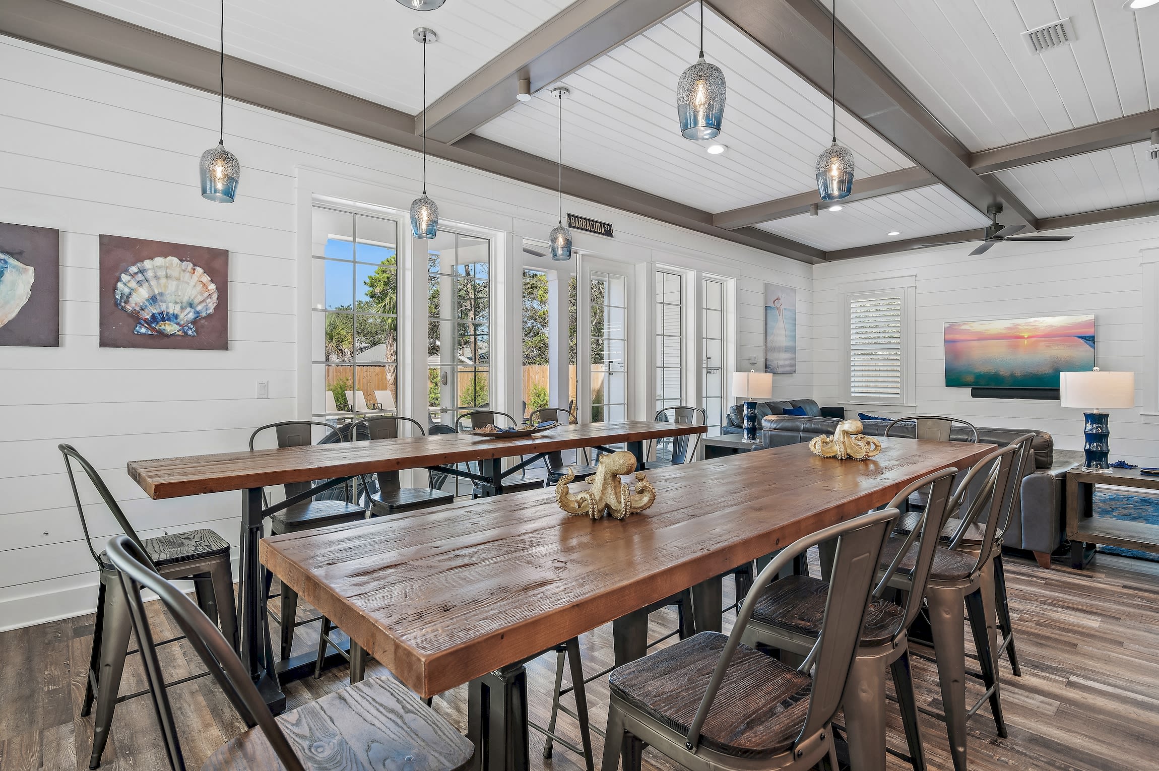 2 high tops seat 20 + 4 barstools at kitchen island