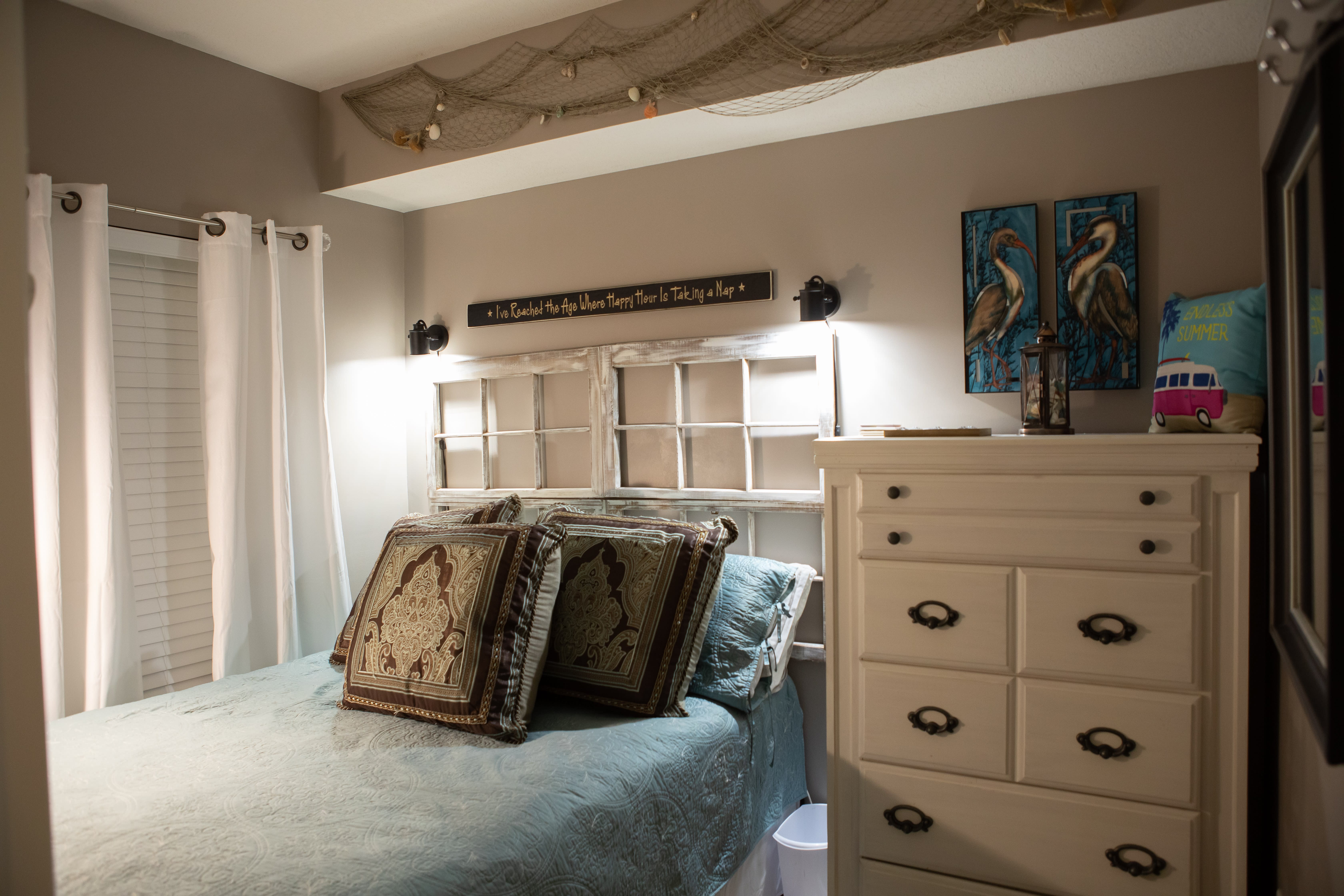 3rd Bedroom with queen size bed