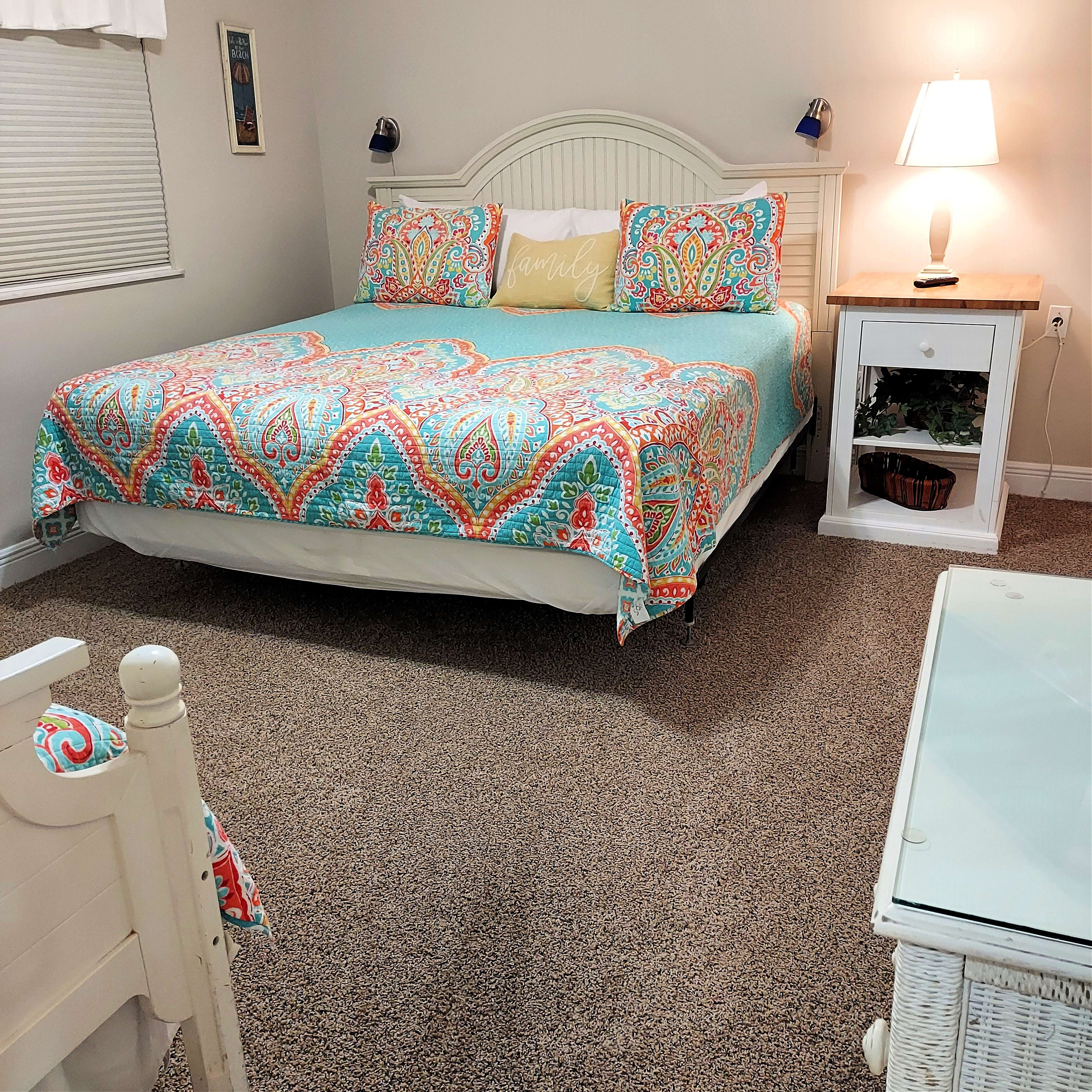 Guest King Bedroom W/Twin Bed &amp; Trundle