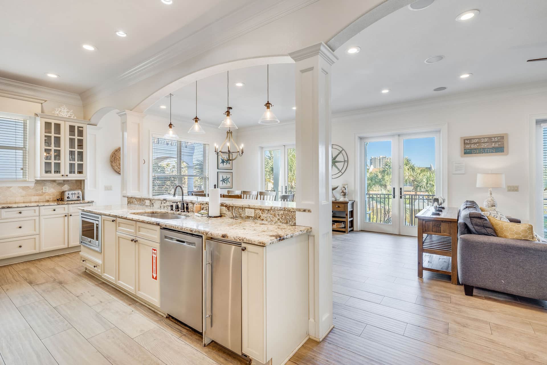 Gourmet kitchen awaits!