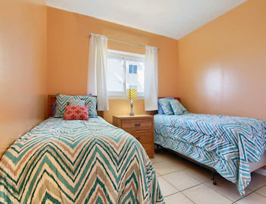 Guest Bedroom with Twin Beds