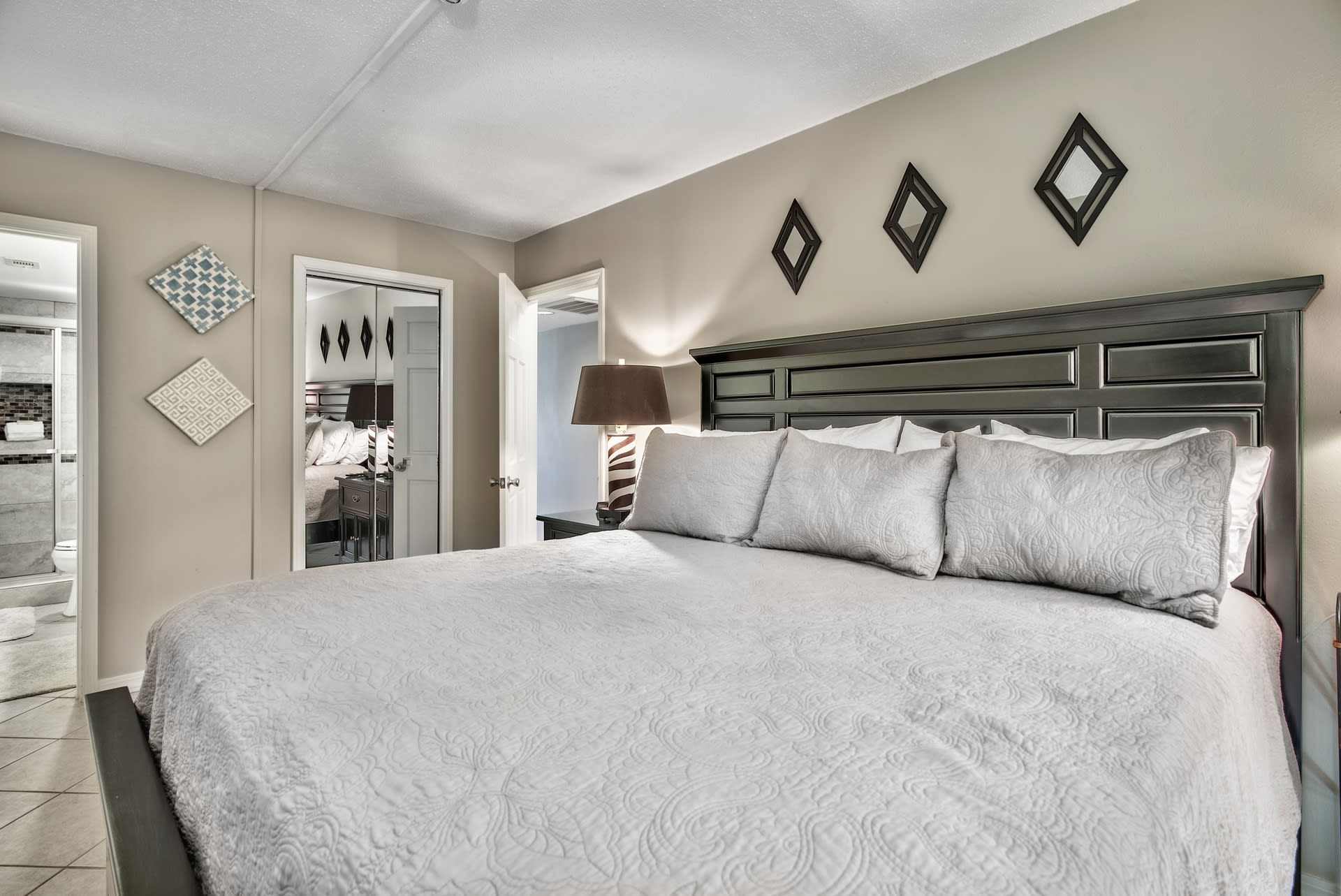 Master BR has new king bed, ensuite bath