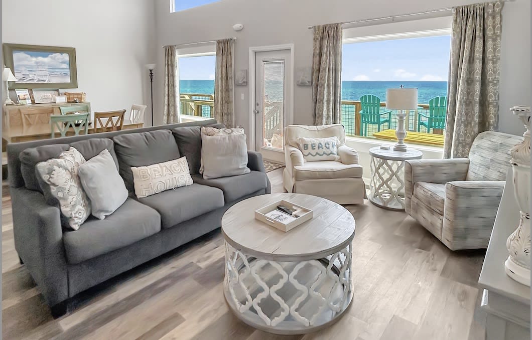 Gorgeous Gulf views from newly renovated 3/2
