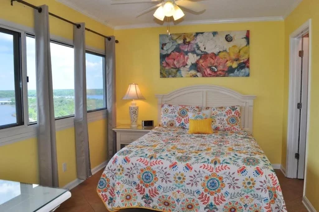 Queen Bedroom- first floor