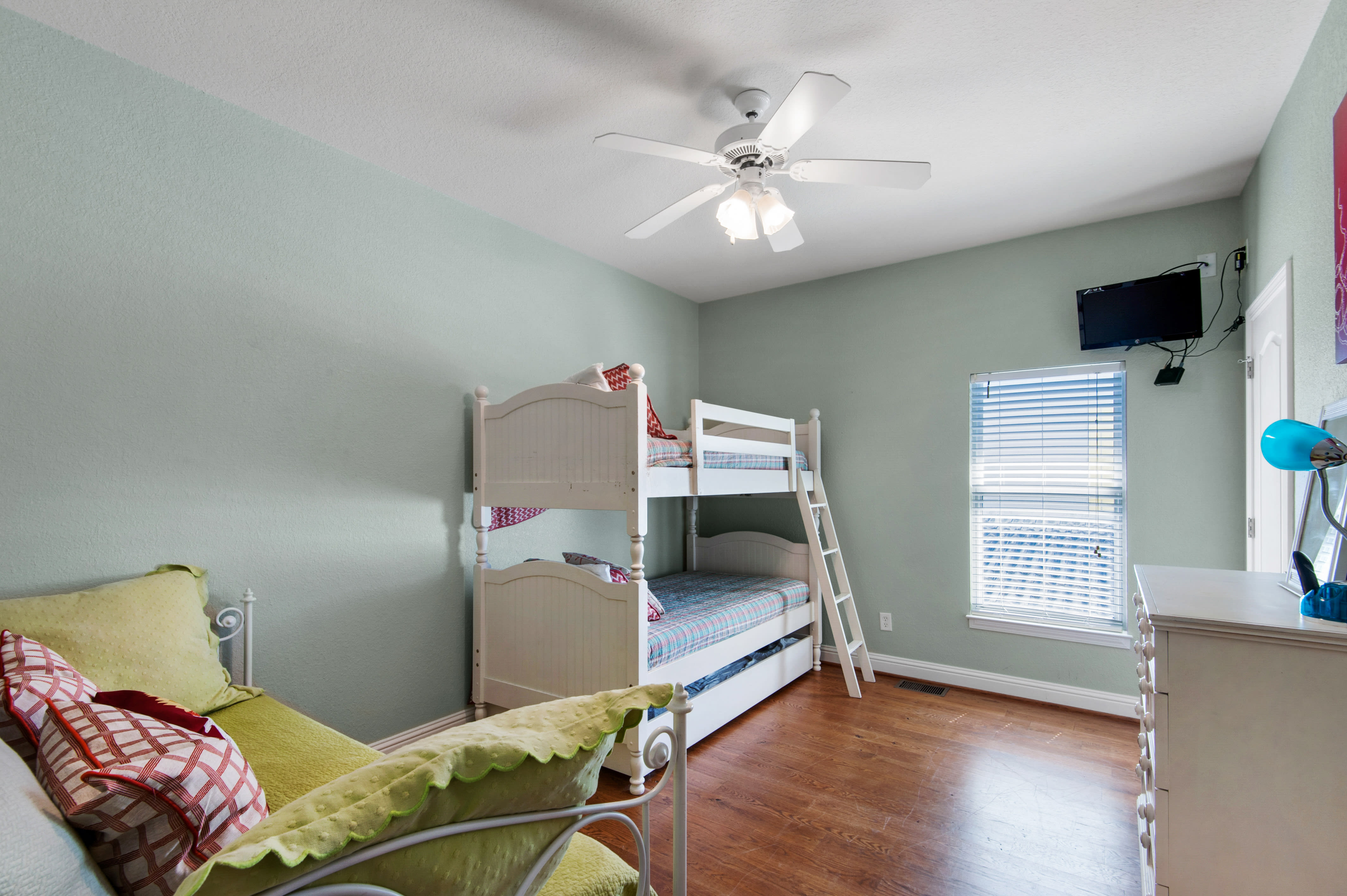 Bunk Beds with trundle and day bed with trundle