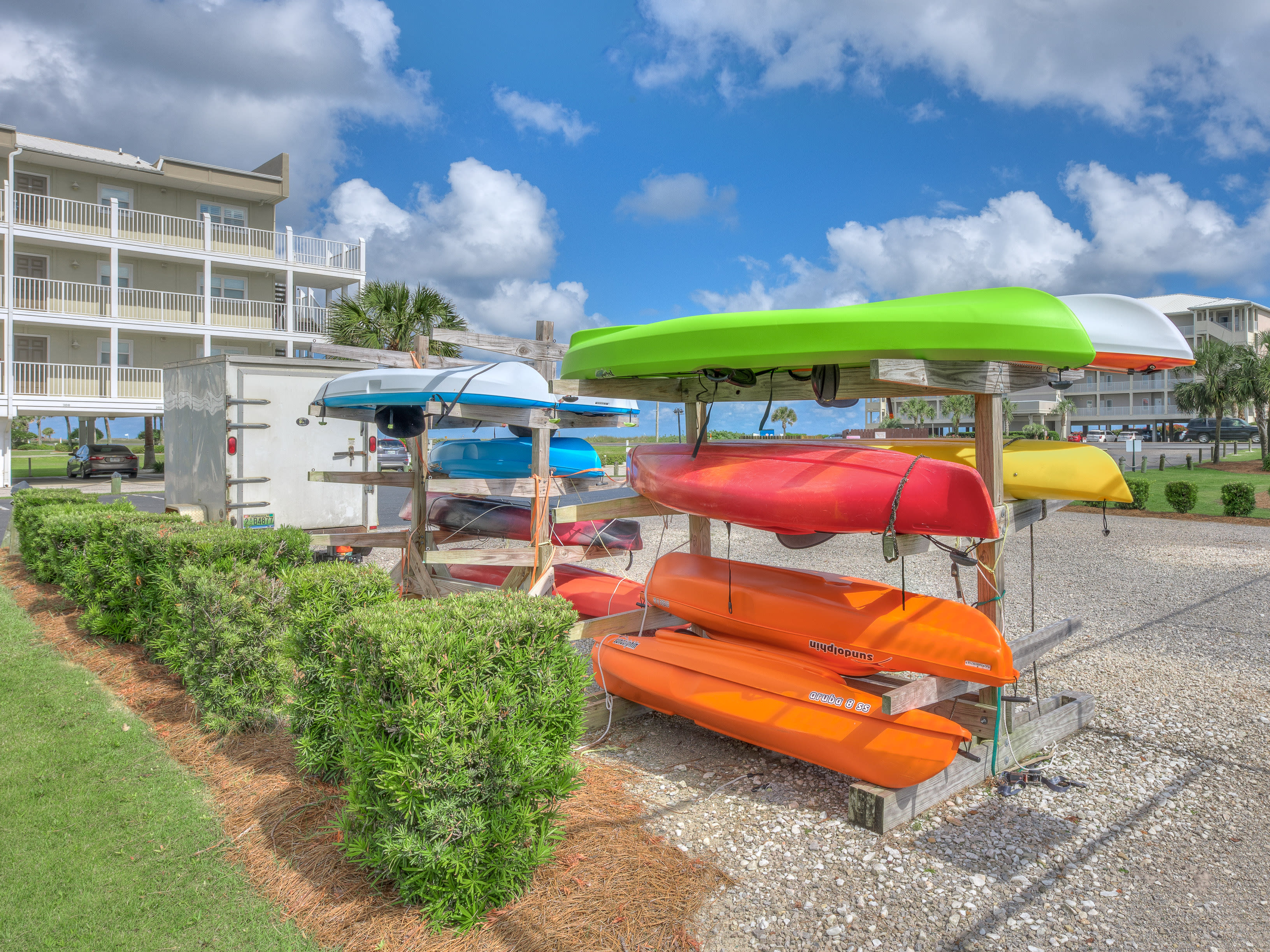 KAYAK &amp; PADDLEBOARD STORAGE AREA FIRST COME FIRST SERVE *RENTERS MUST BRING THEIR OWN -  KAYAKS, PADDLEBOARDS &amp; LOCKS NOT PROVIDED BY OWNER**