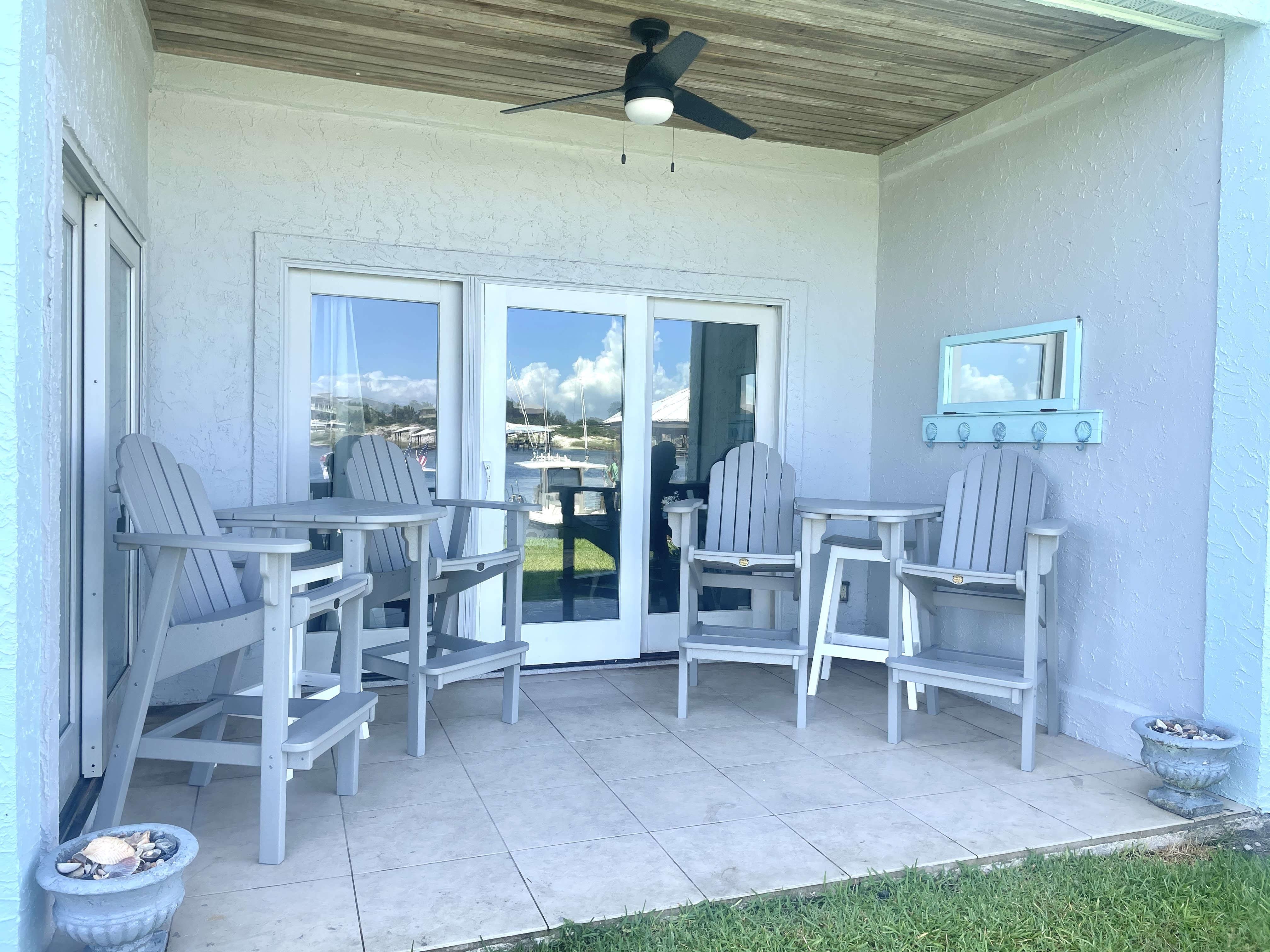 PATIO INCLUDES MIRROR WITH HANGERS FOR TOWEL DRYING &amp; AWESOME VIEW OF OLD RIVER 
