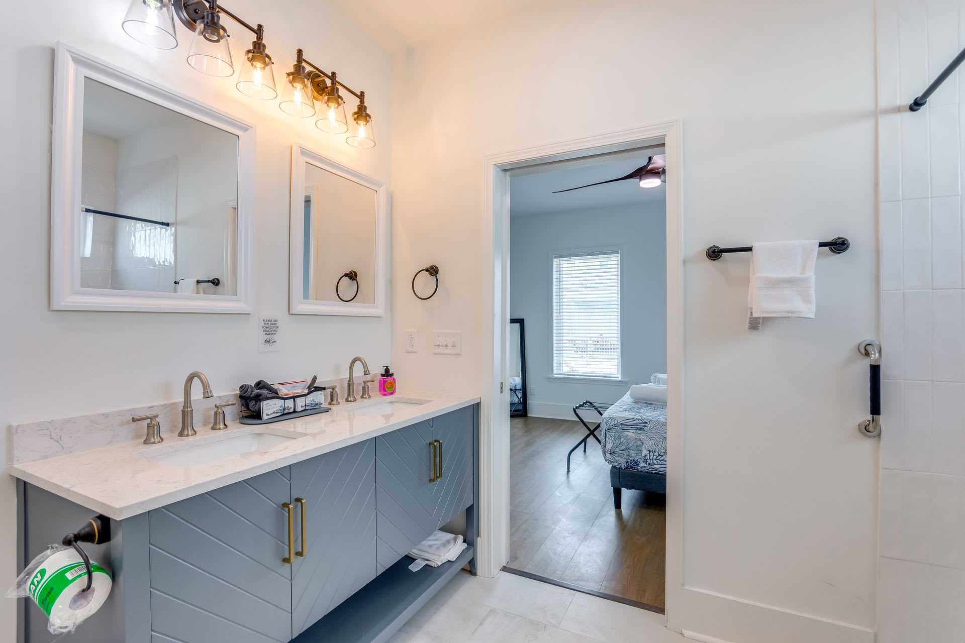 En-Suite Bathroom | Shower | Walk-In Closet | 2nd Floor