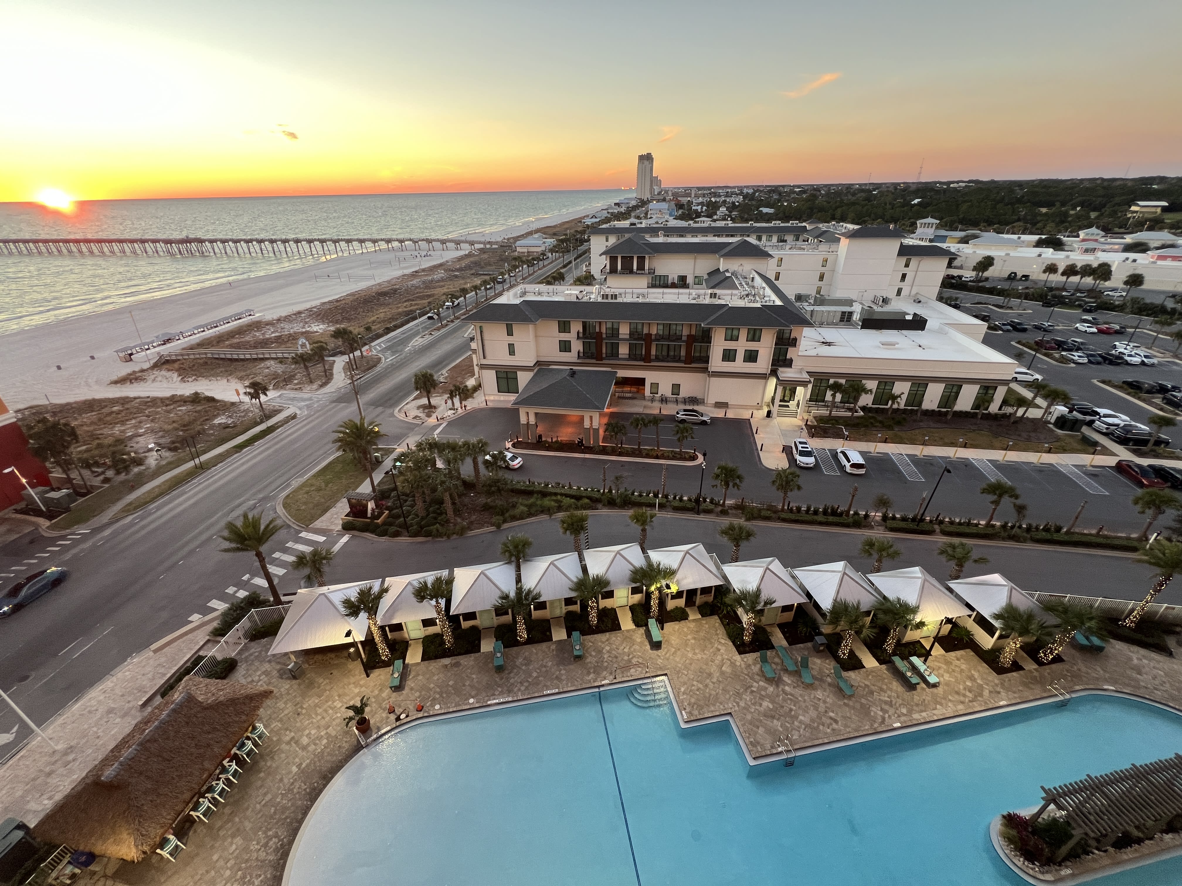 MERMAID'S MASSIVE ZERO CLEARANCE POOL IS WAITING FOR YOU!