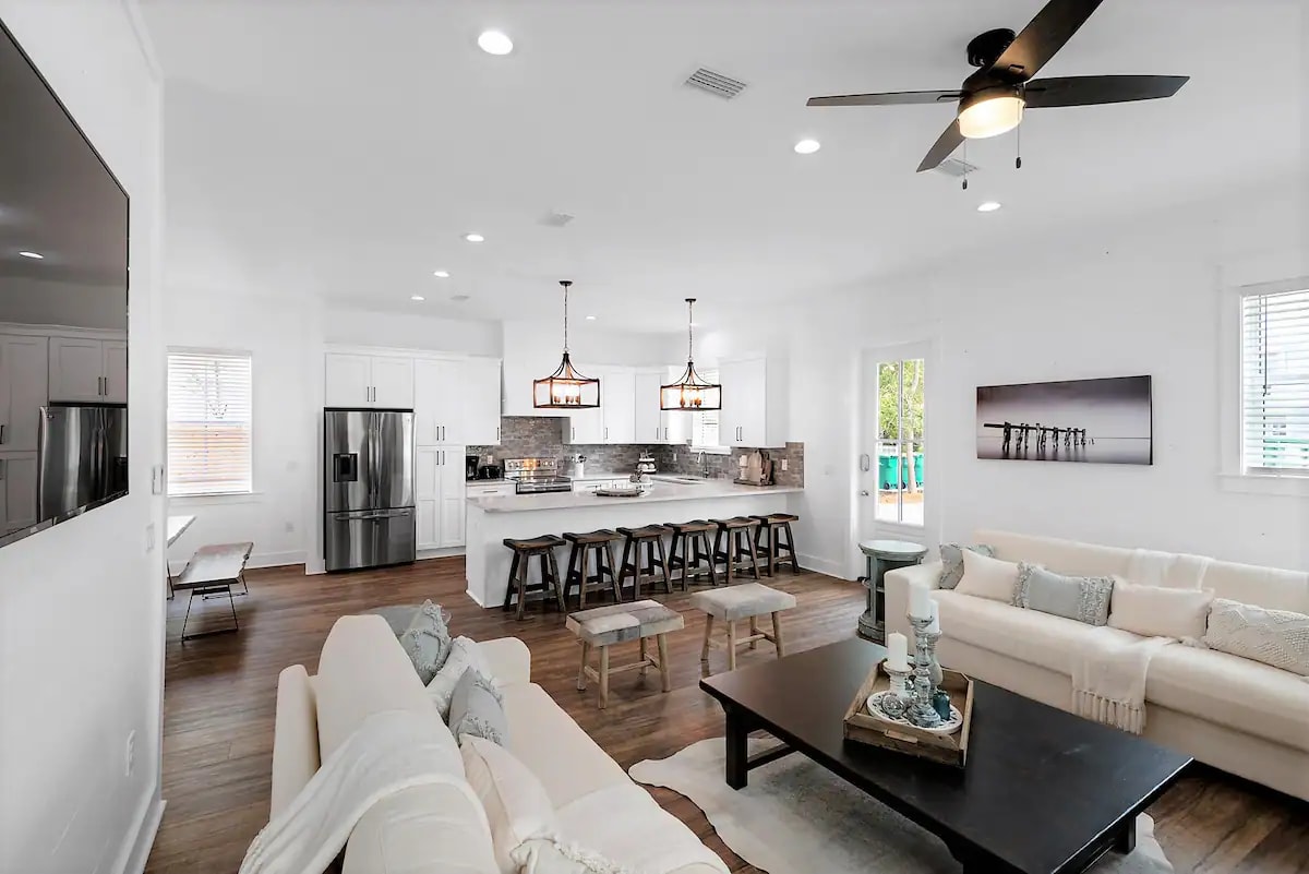Sundance-18 spacious, open kitchen concept allows the family chef to take part in the conversations during meal prep time.