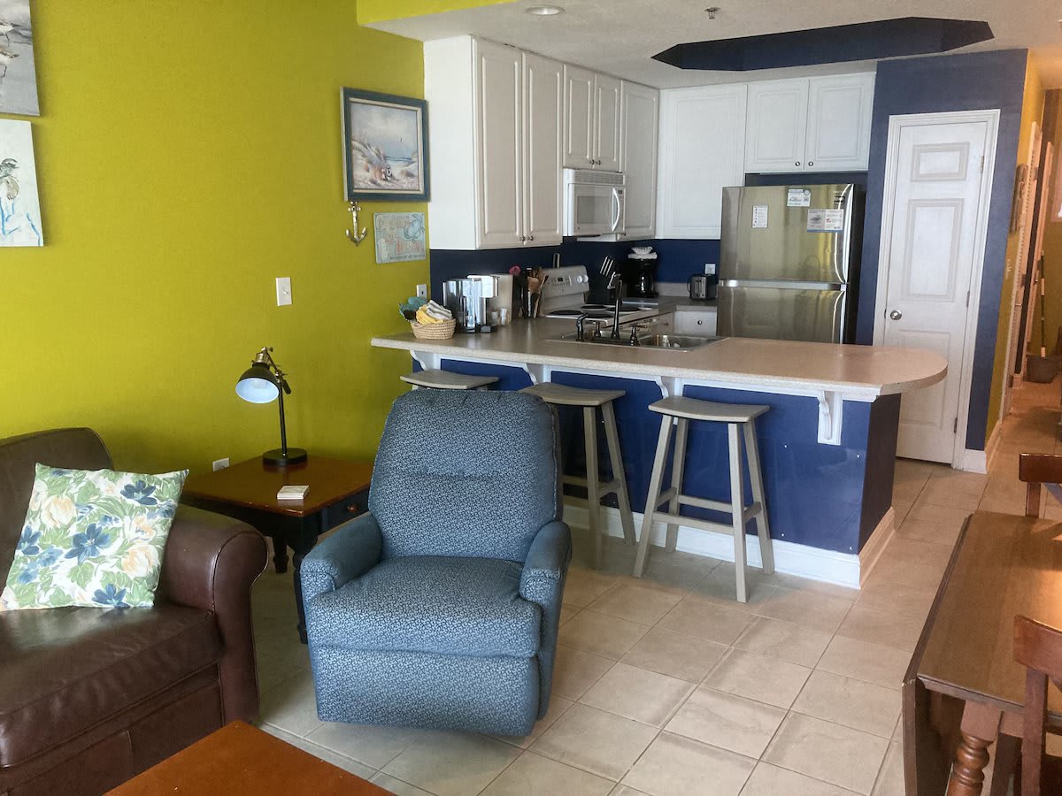 Full Kitchen with Kuerig and drip coffee makers.