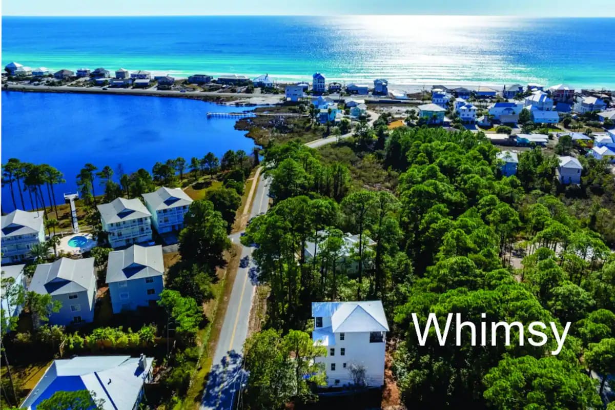Whimsy-2 conveniently located less than 1/3 mile from 30A's best beaches...that's less than 90 seconds using Whimsy's free golf cart.