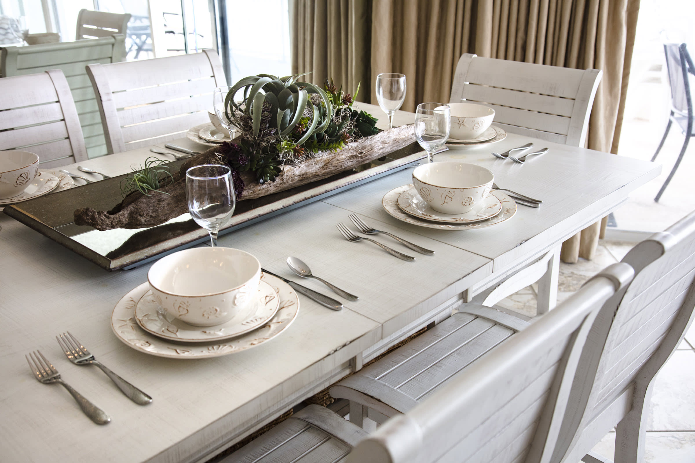 Dinning table with chairs for 6