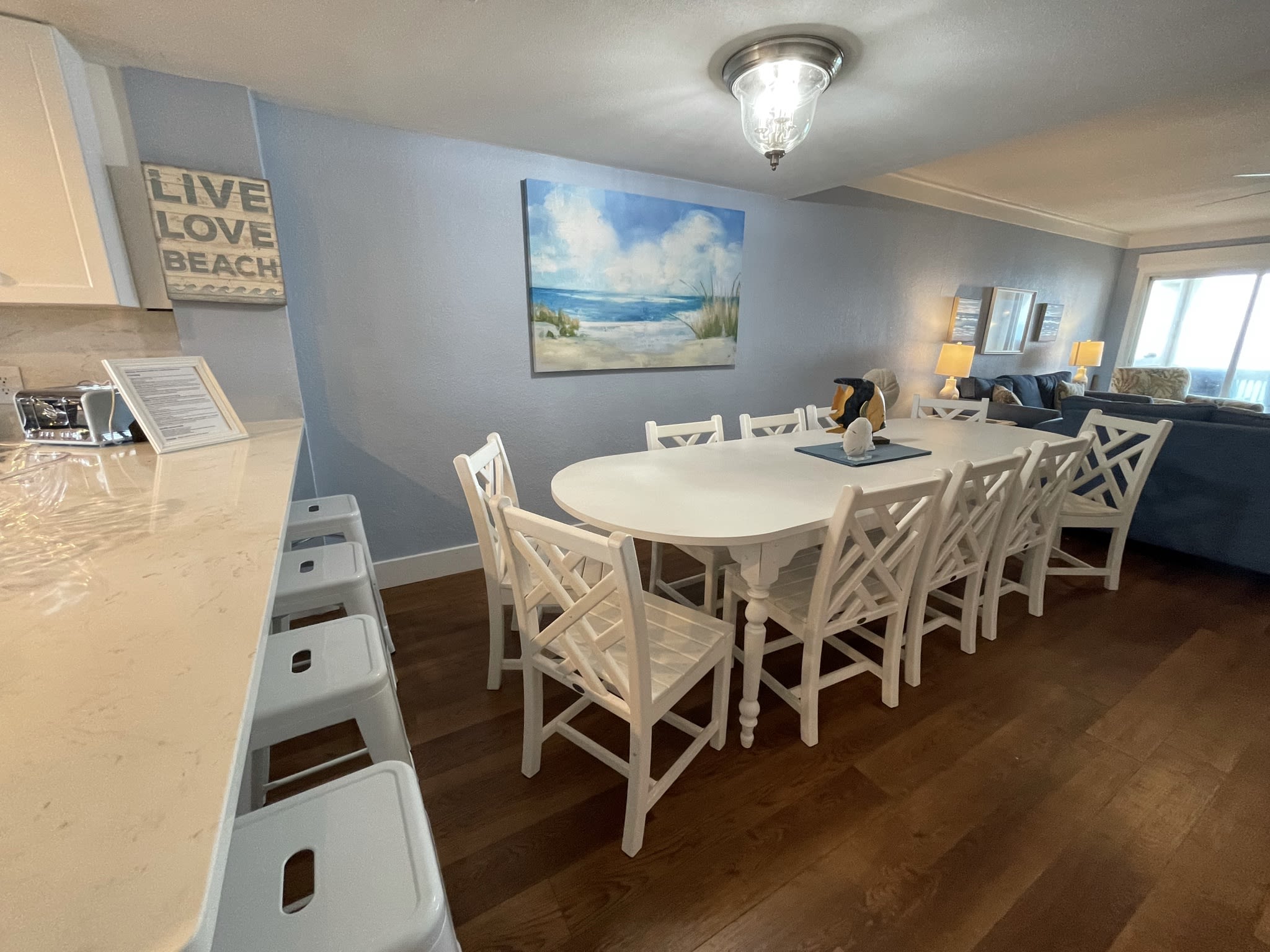 New dining table seats 10 with 4 more at the bar