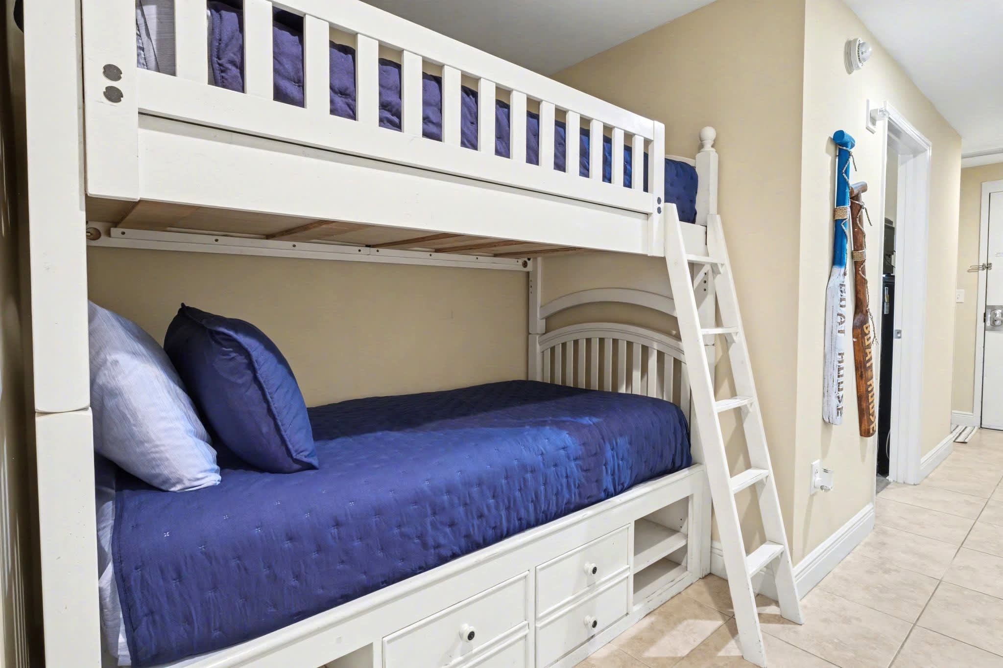 Sterling Breeze - Beachfront Condo!_16