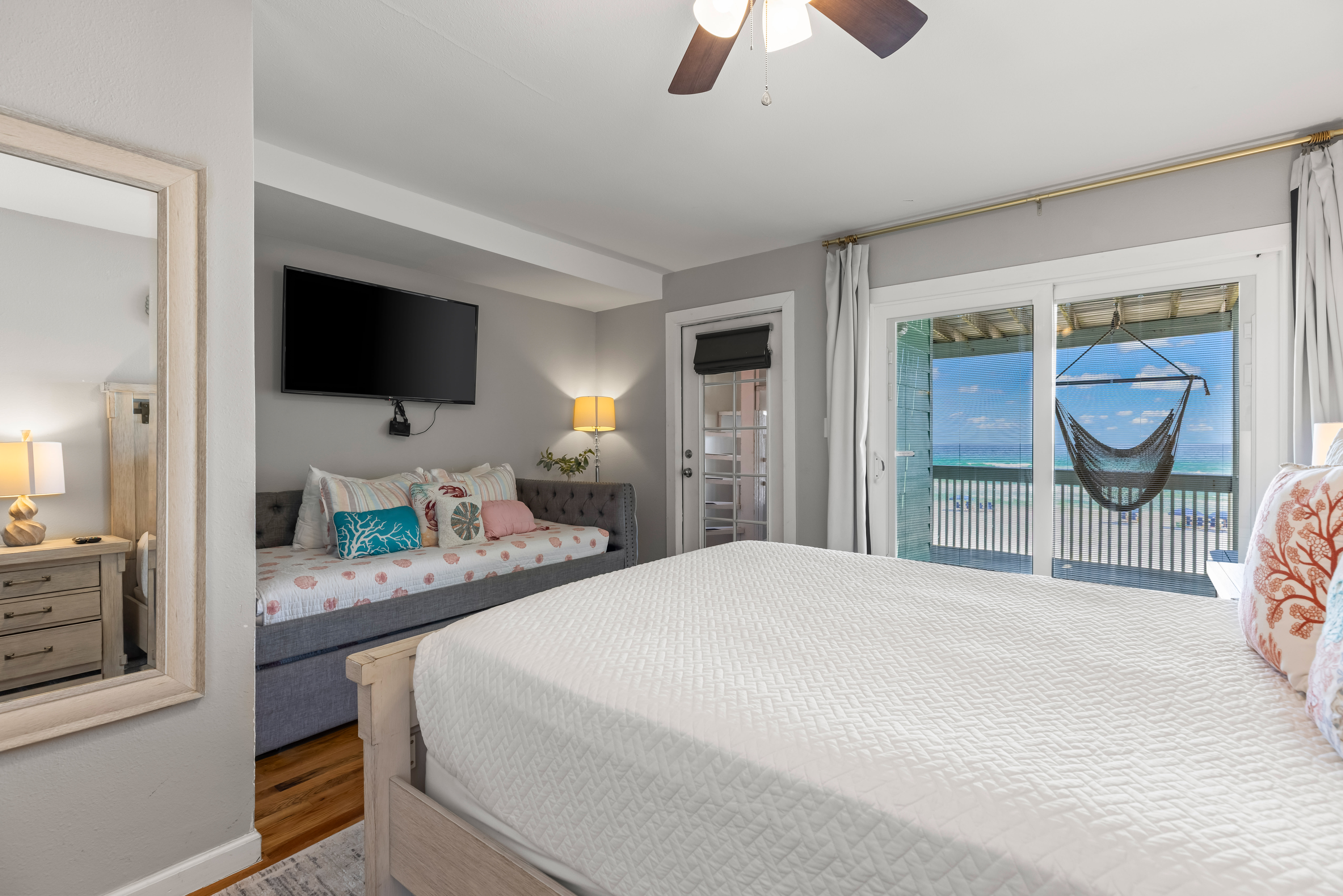 Lower level Beachside Bedroom with a Queen Bed and a Daybed with trundle