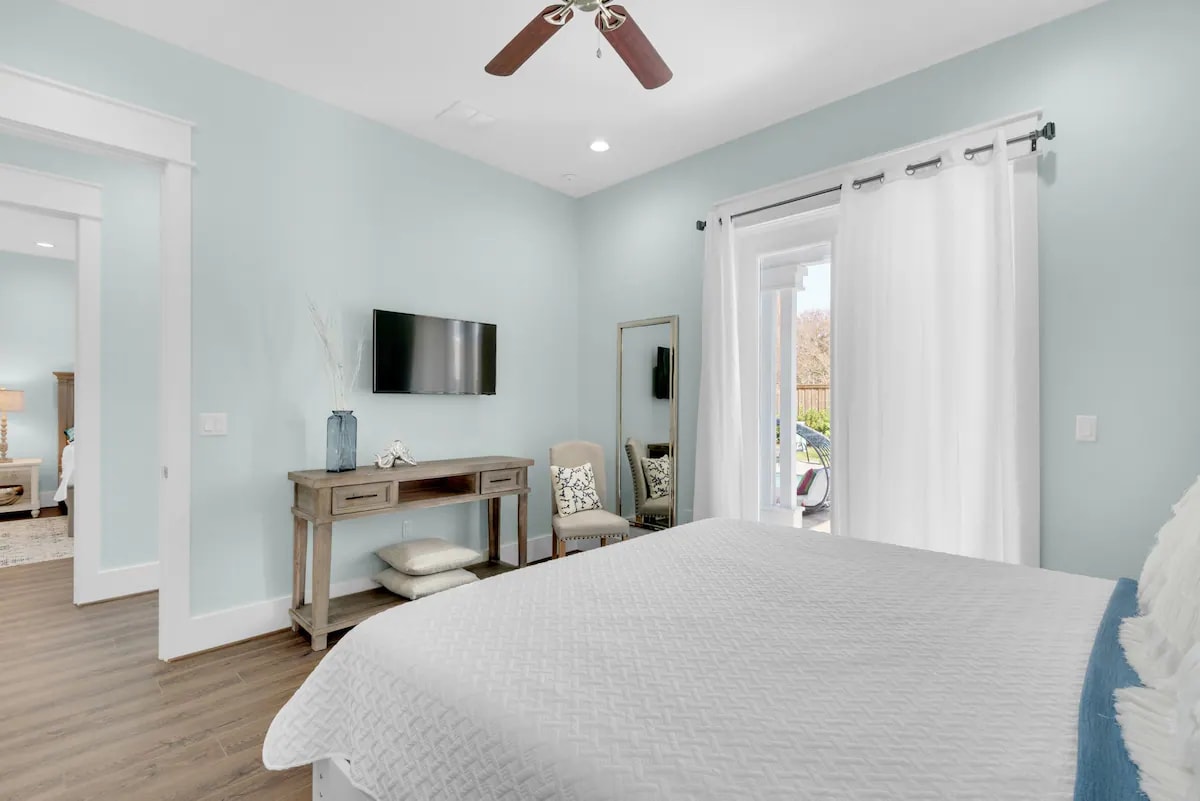 Breeze-19 Bed 2 - Photo 2 - Premium bedding with soft coastal style.